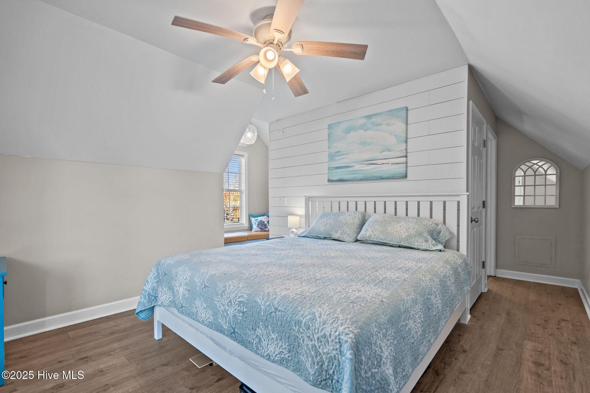 100537146 | Photo 32