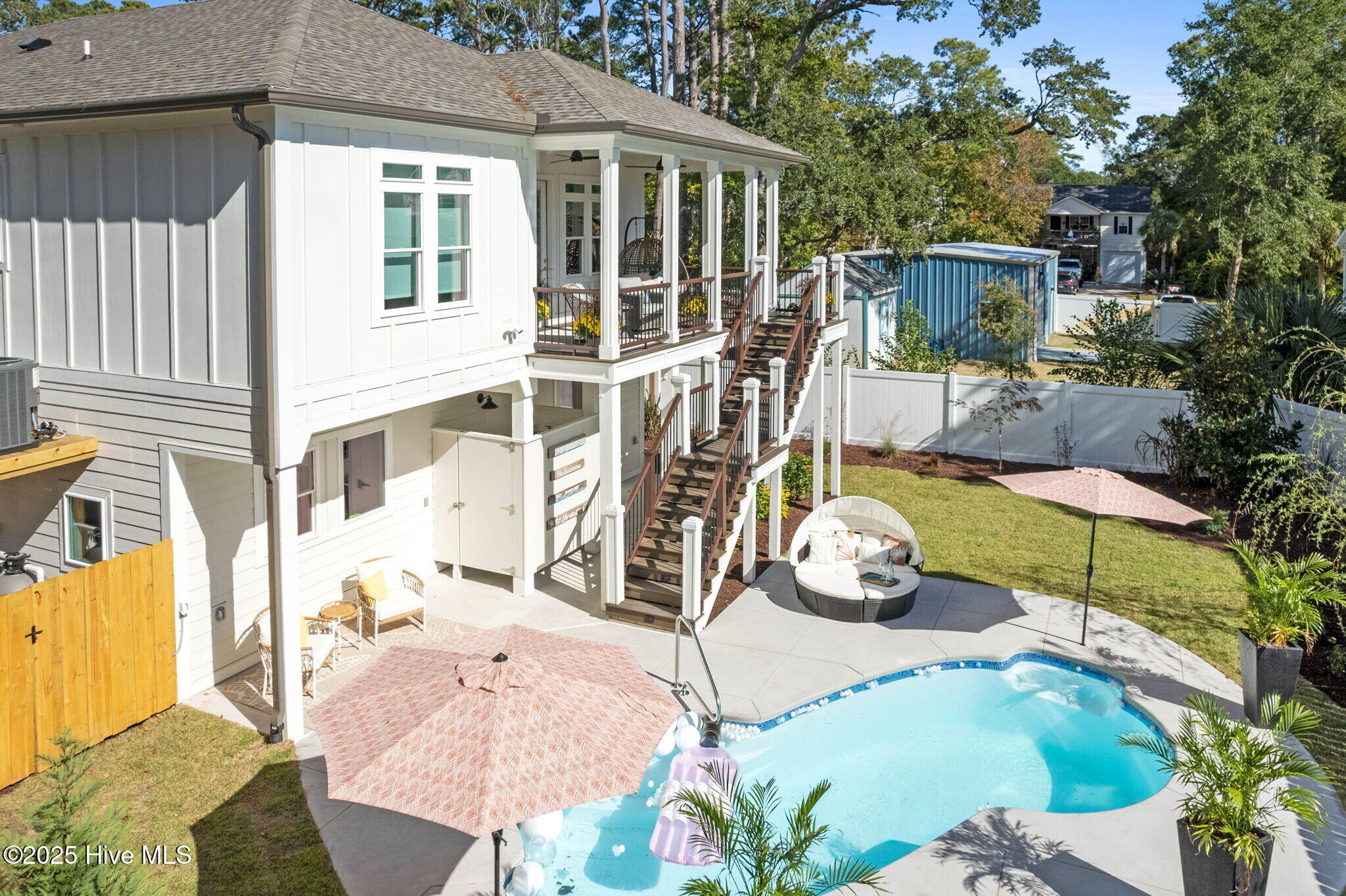 100516902 | Photo 98