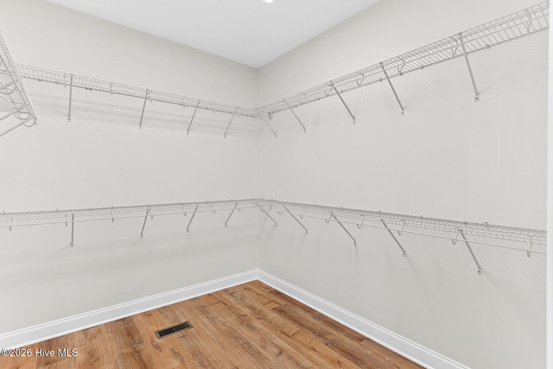 100550718 | Photo 20