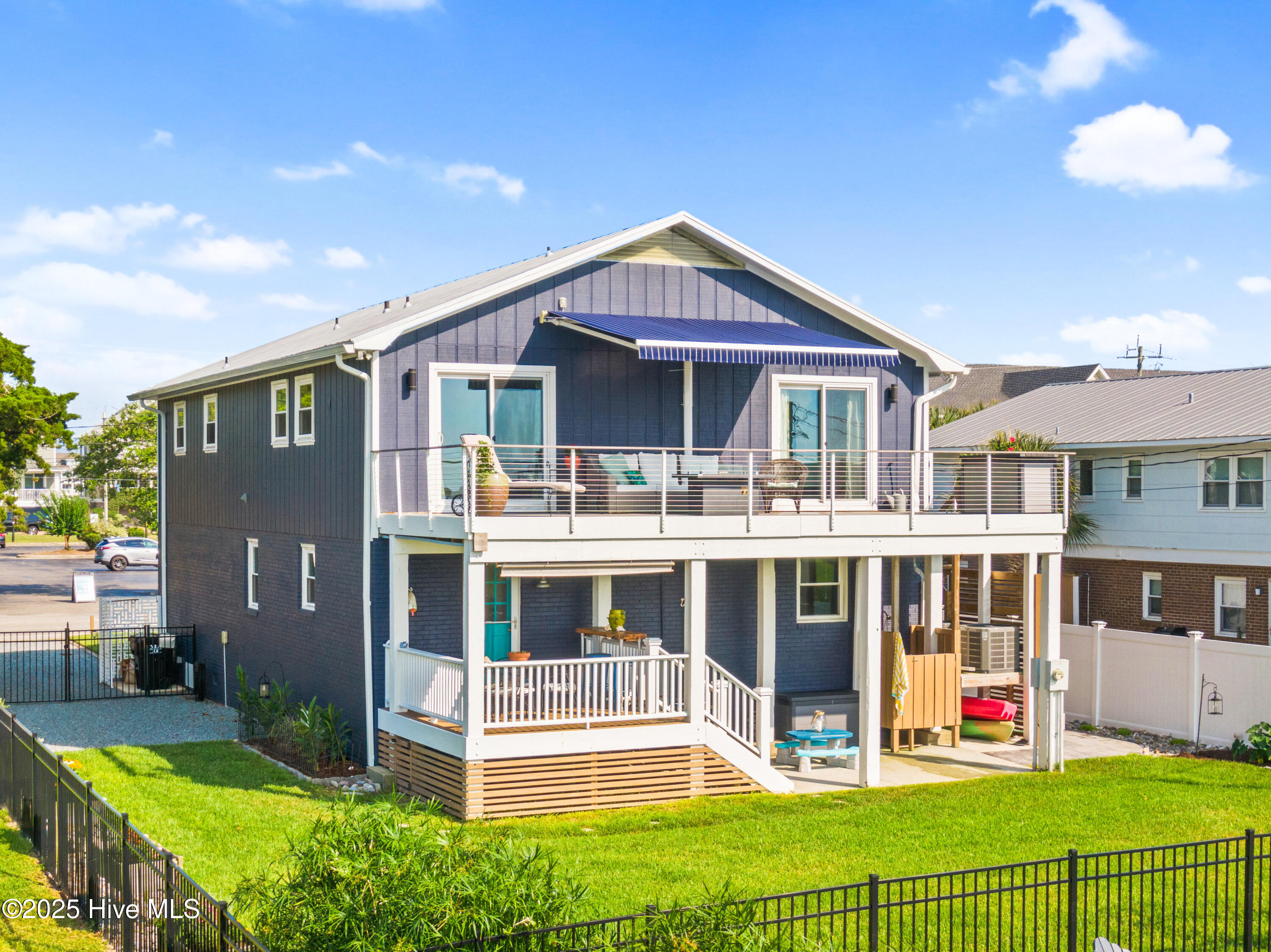 100567814 | Photo 68