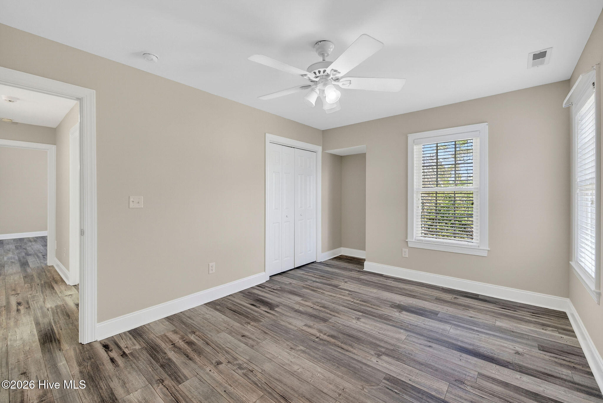 100554466 | Photo 56