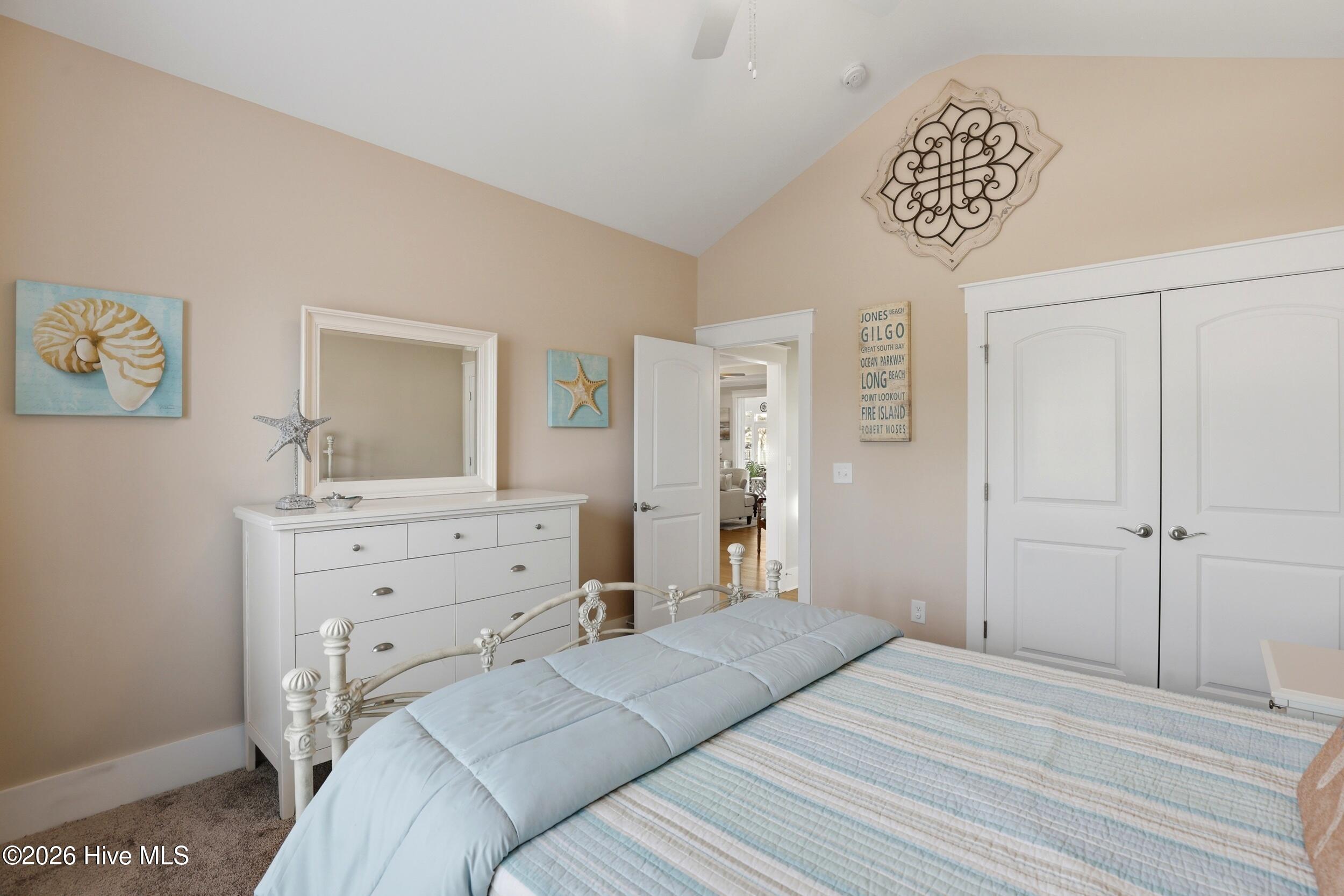 100562298 | Photo 40