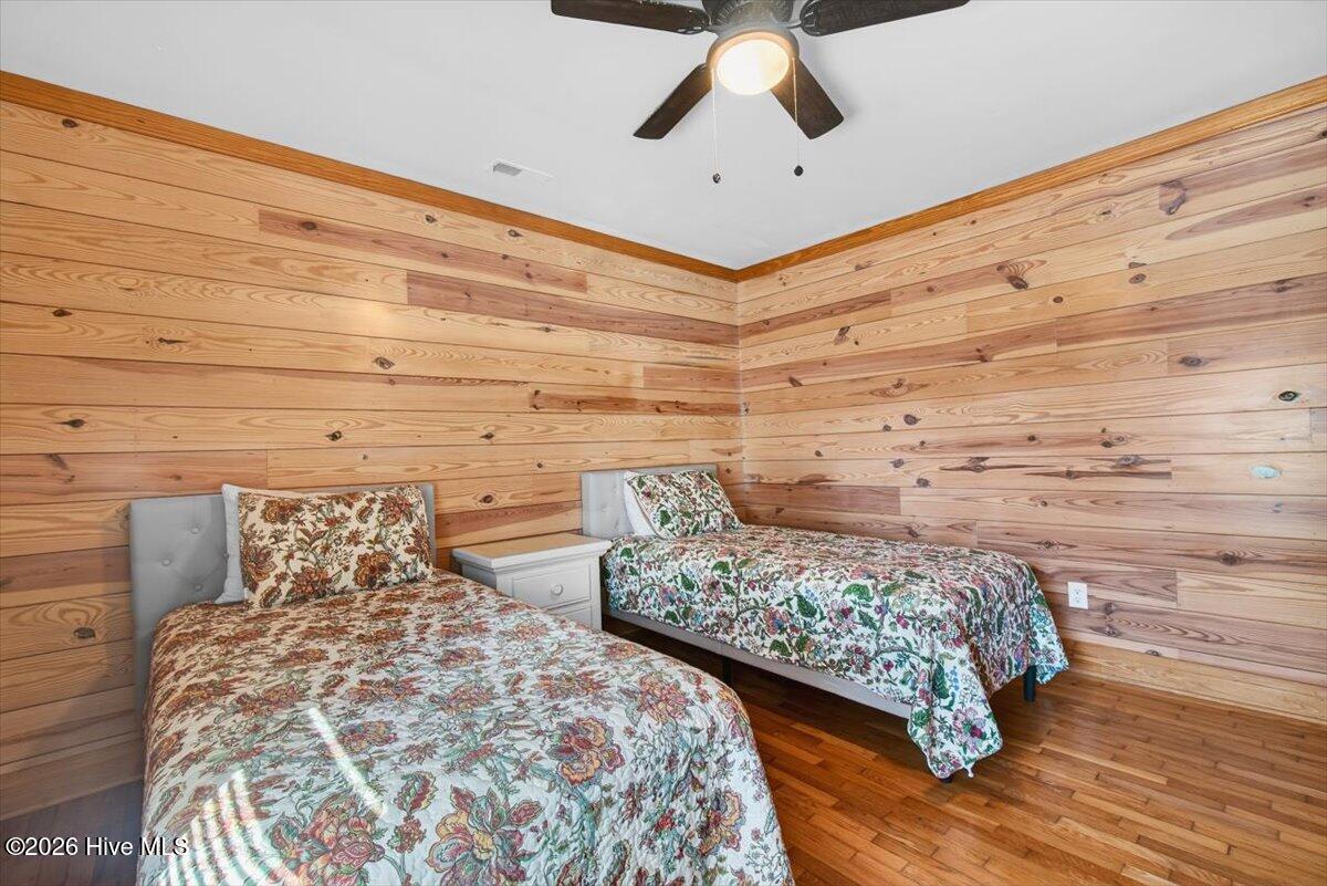 100551580 | Photo 41