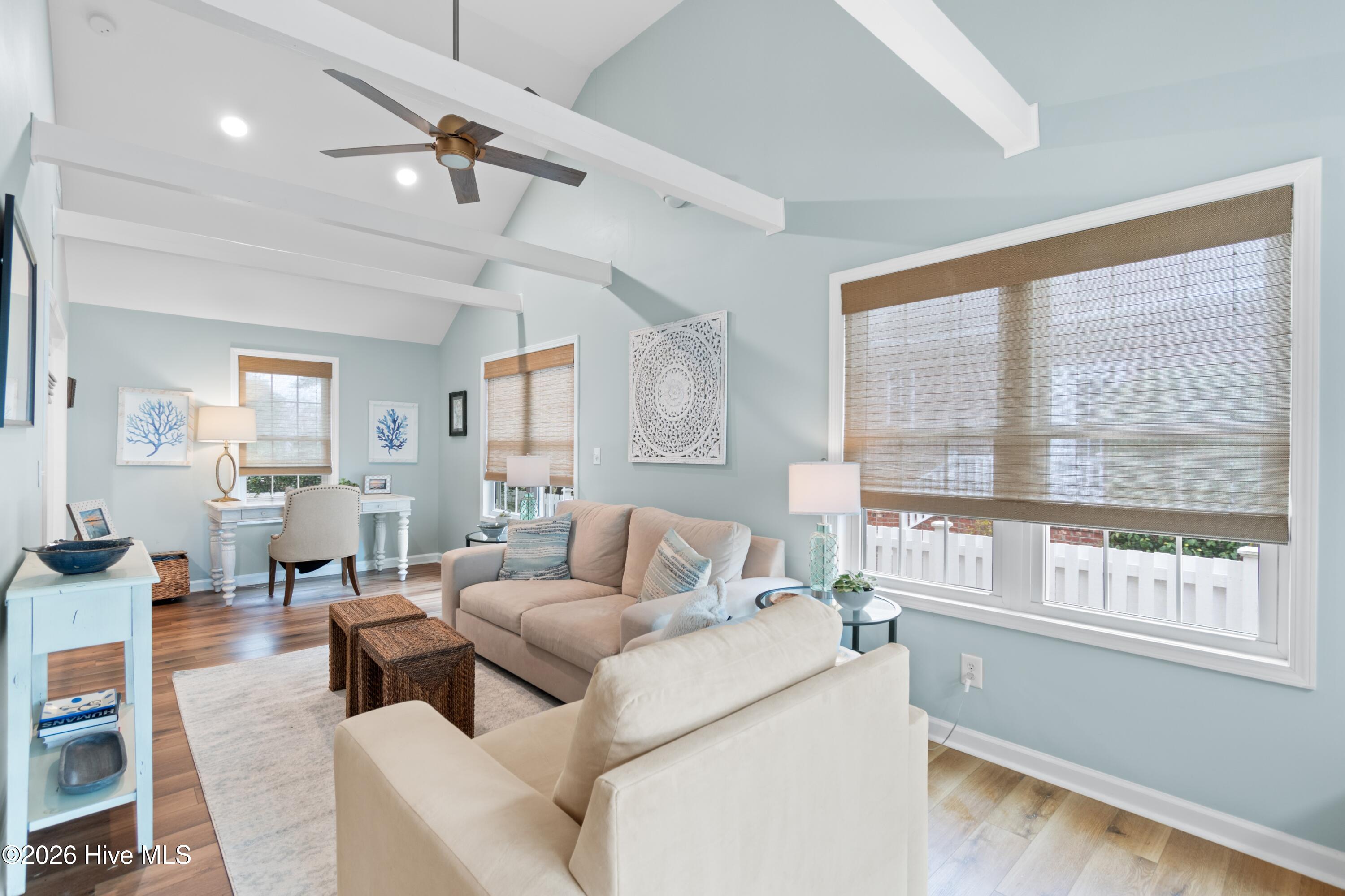 100558104 | Photo 28