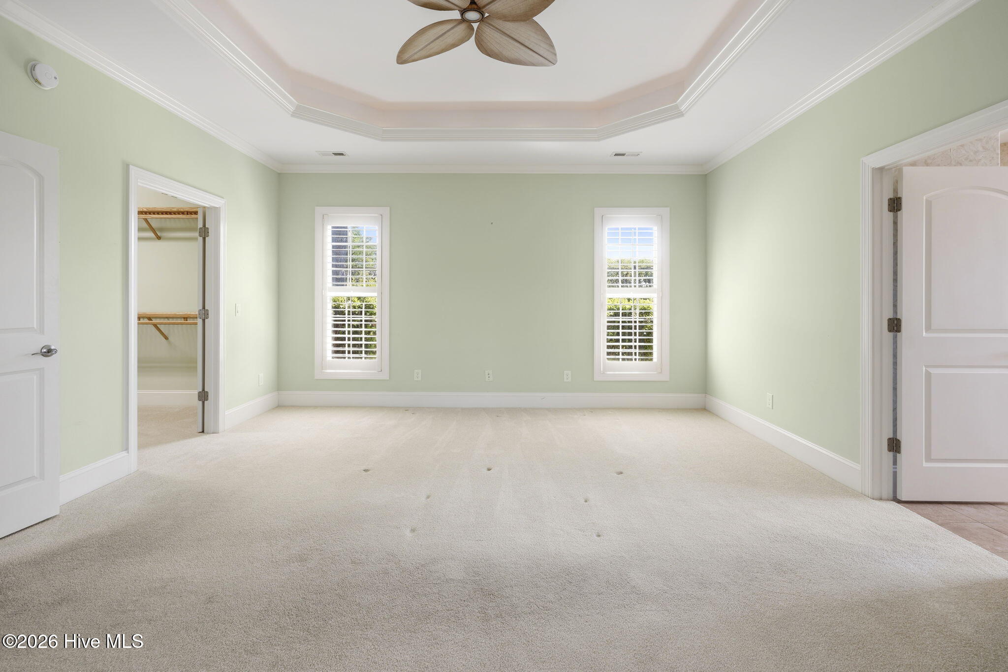 100568183 | Photo 21