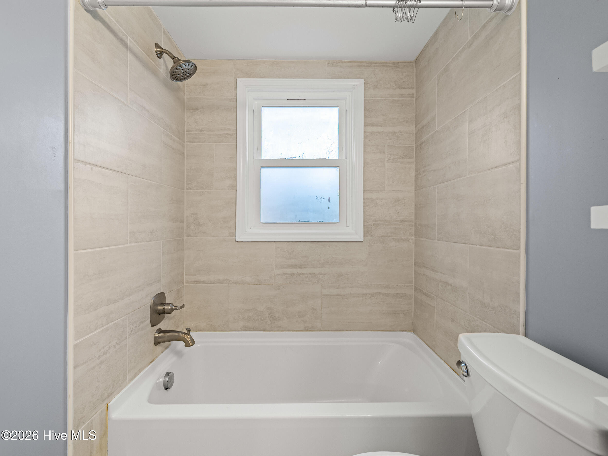 100558939 | Photo 25