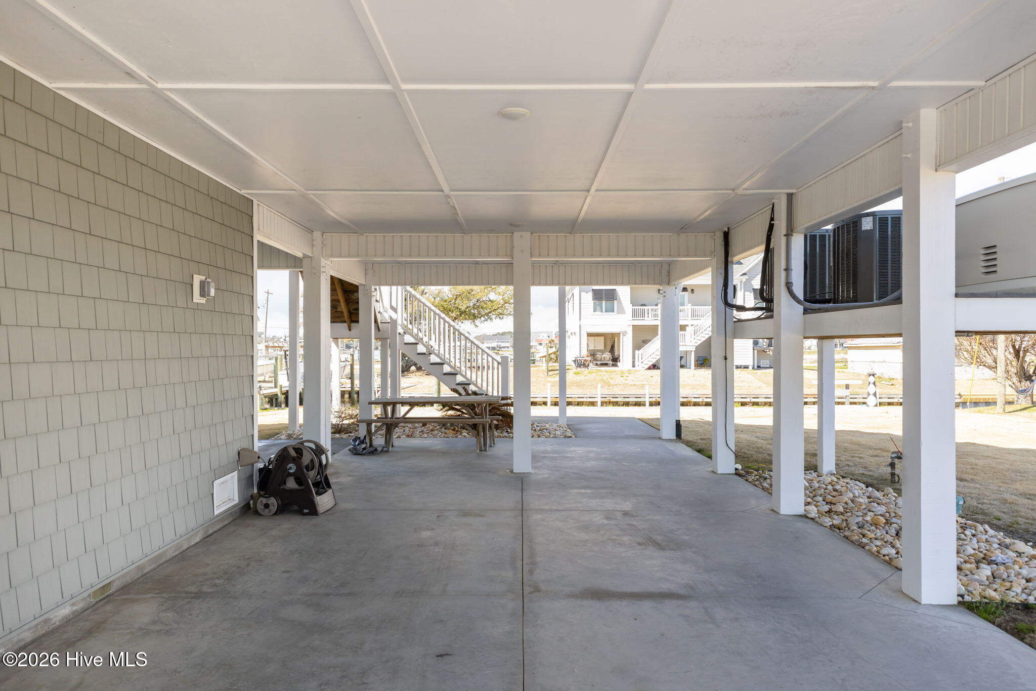 100559740 | Photo 53