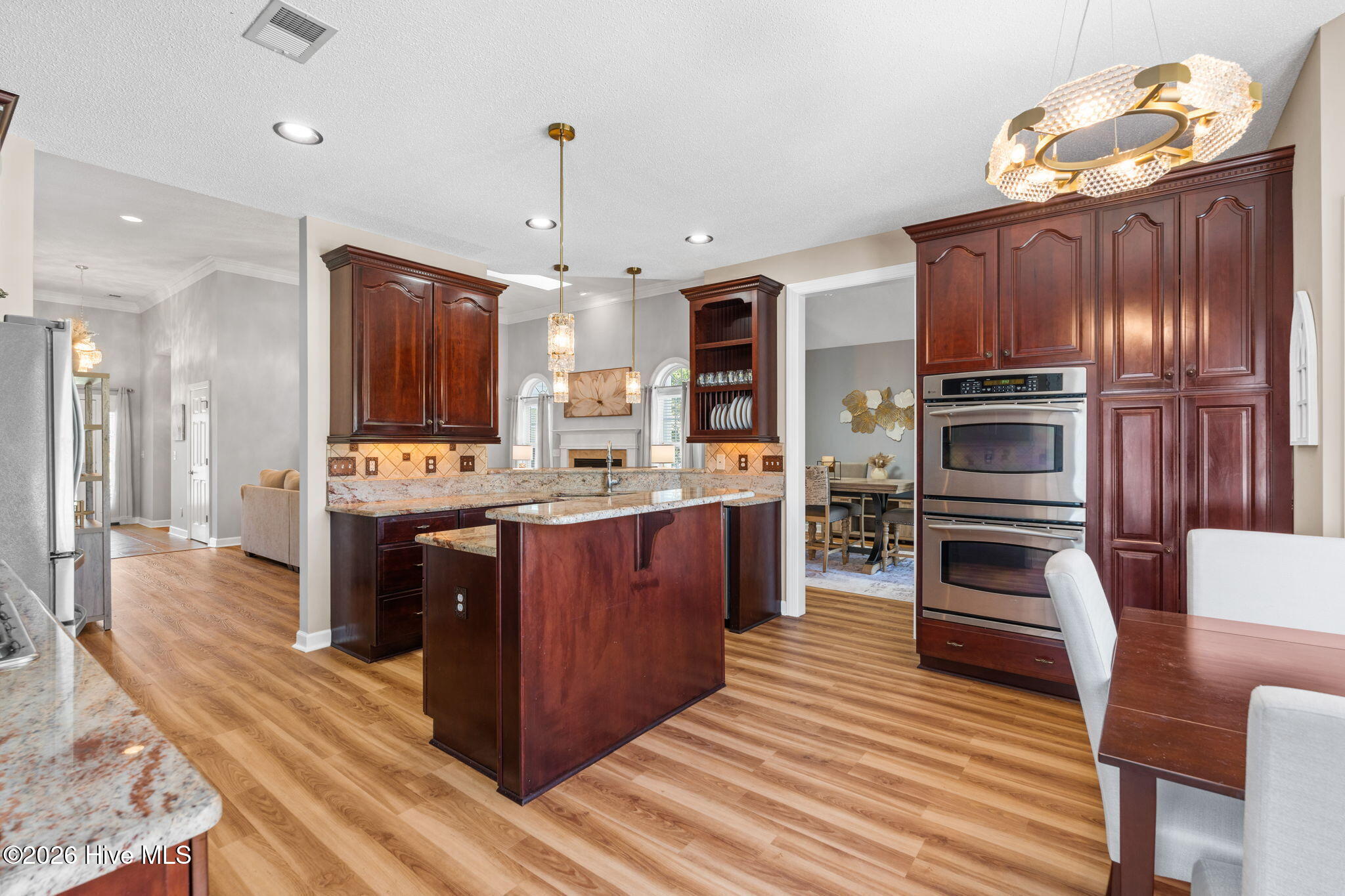 100567256 | Photo 14