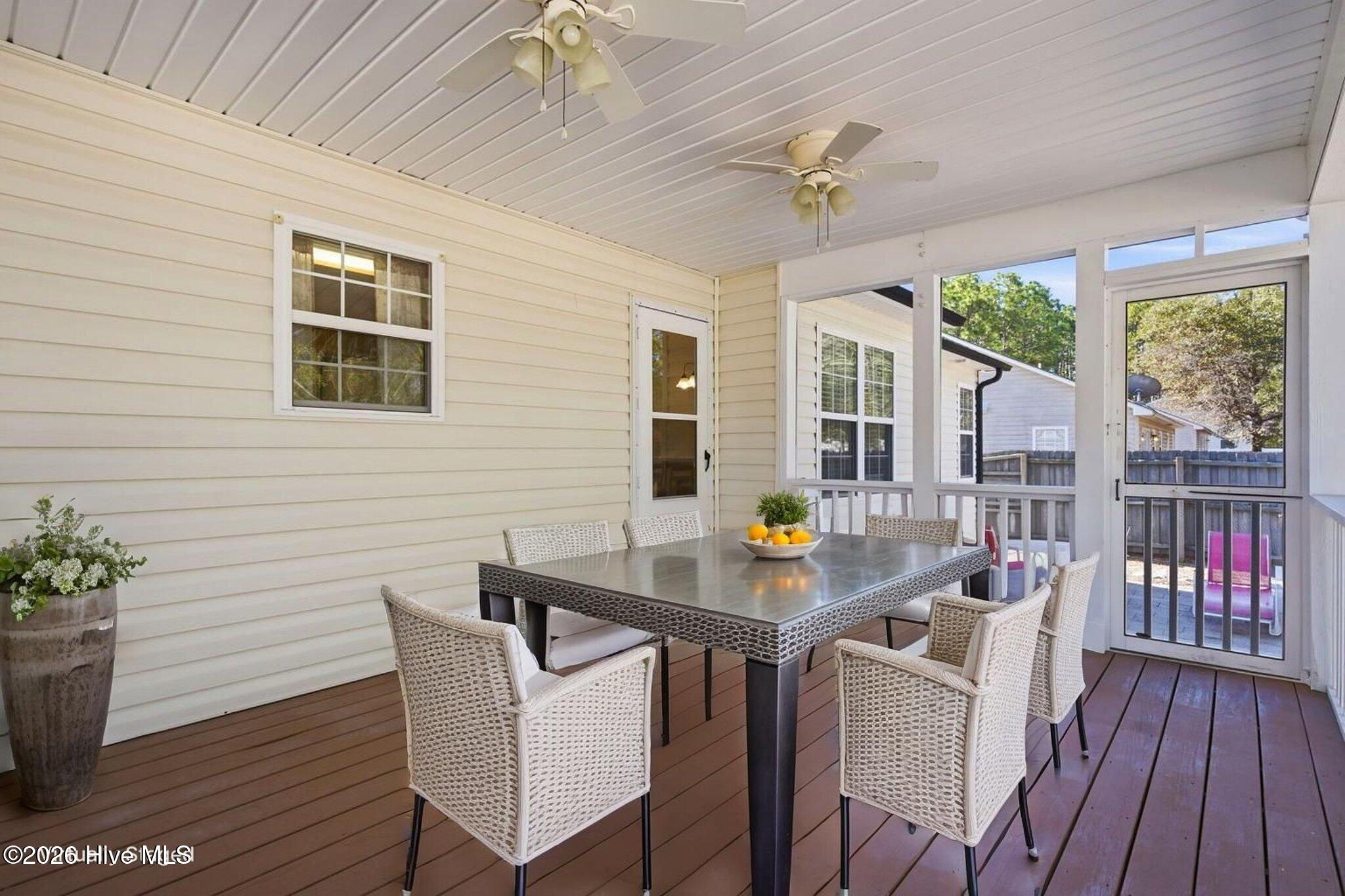 100555280 | Photo 35