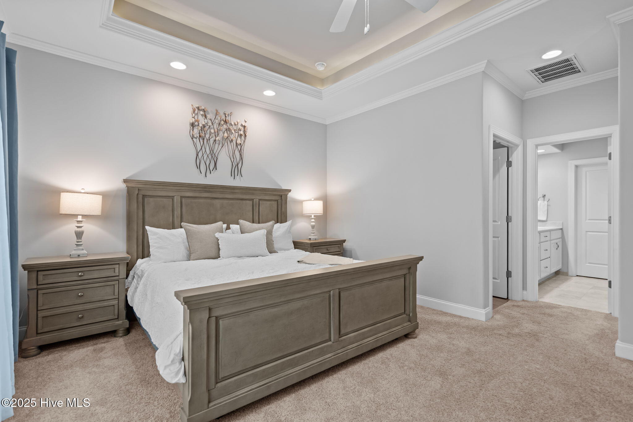 100532627 | Photo 26