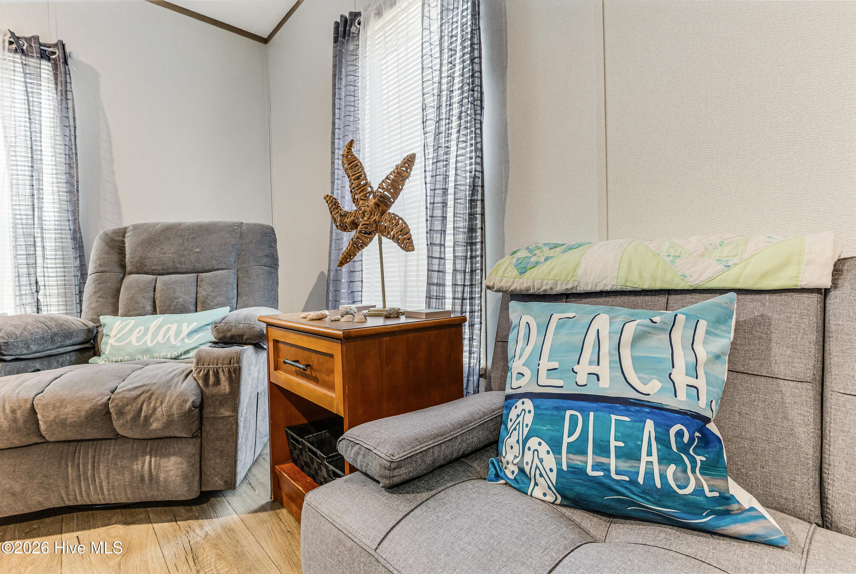 100558800 | Photo 10