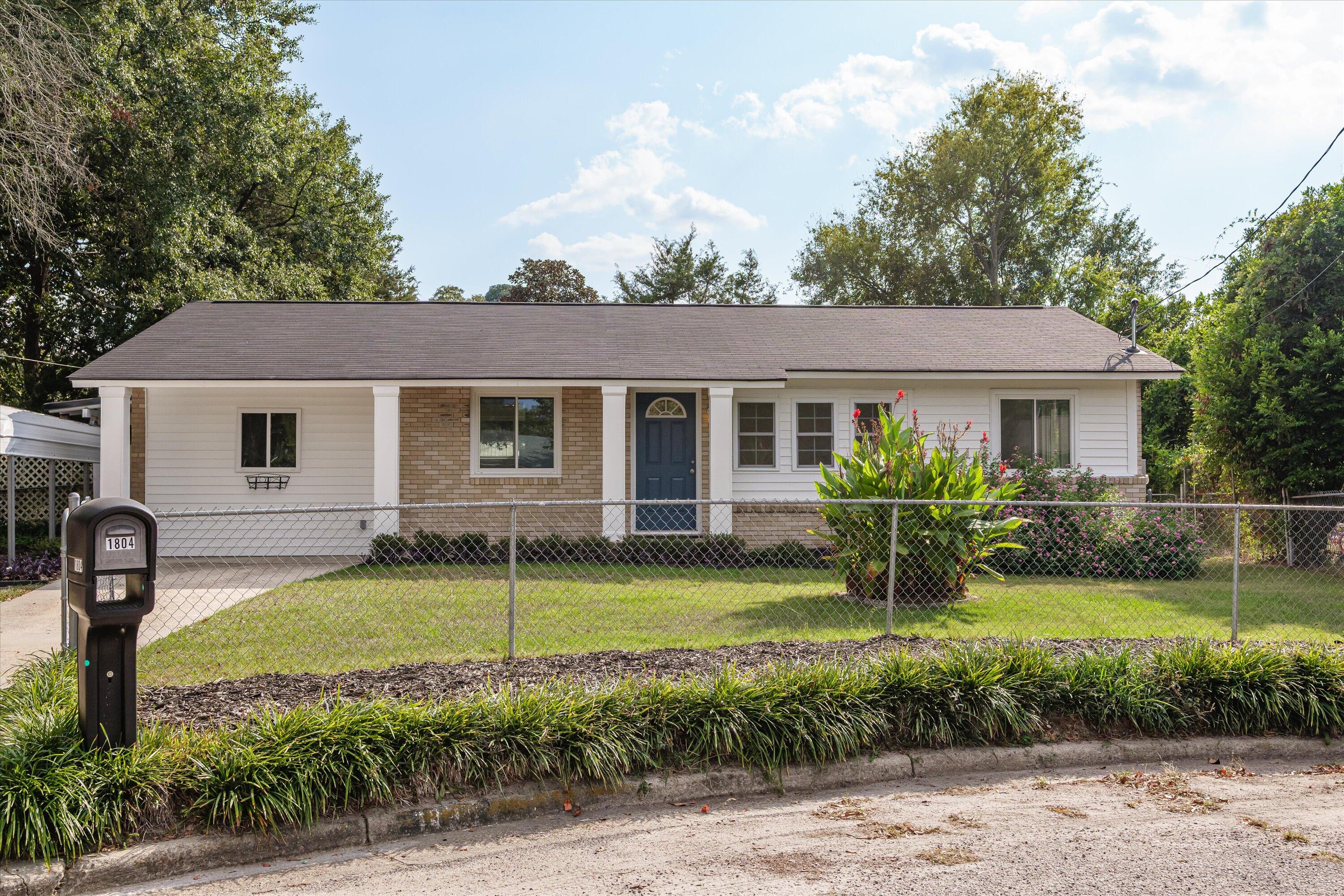 Front of 1804 Castleton Court in Augusta