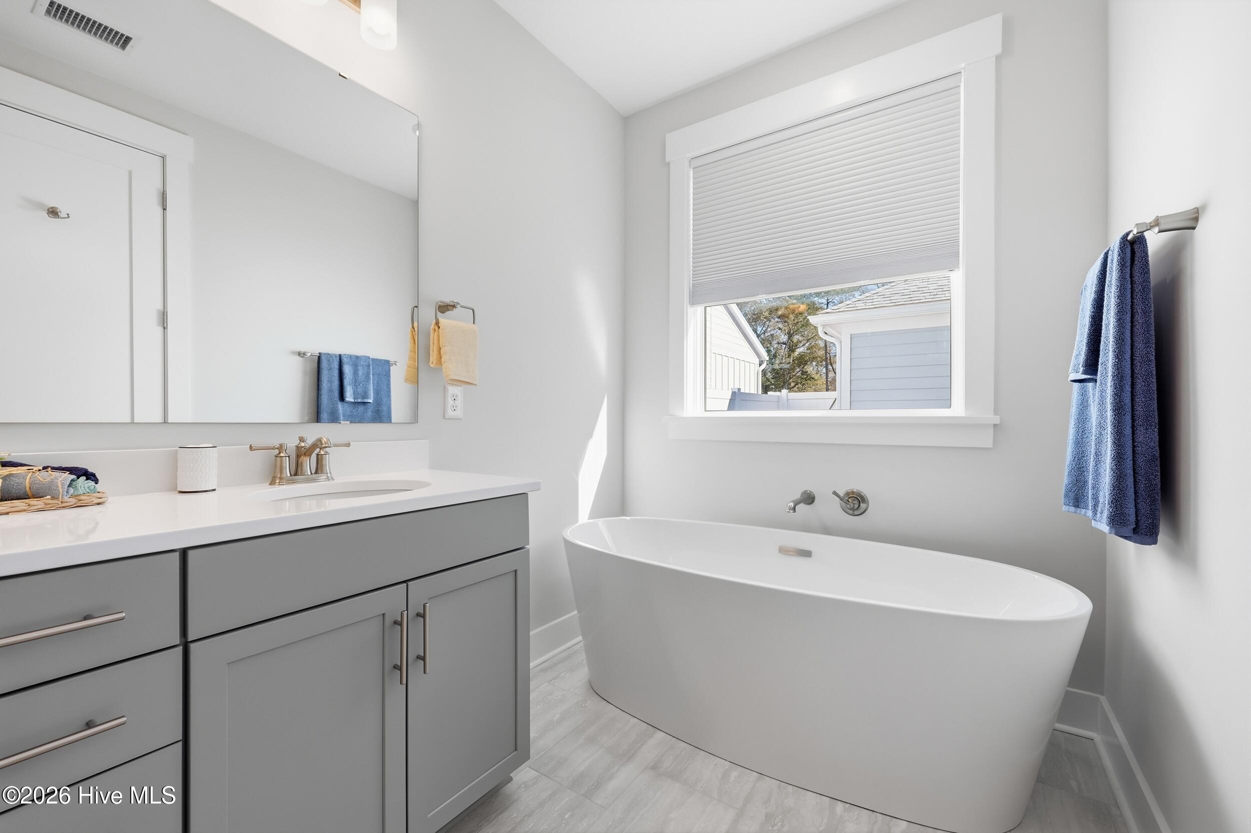 100557442 | Photo 18