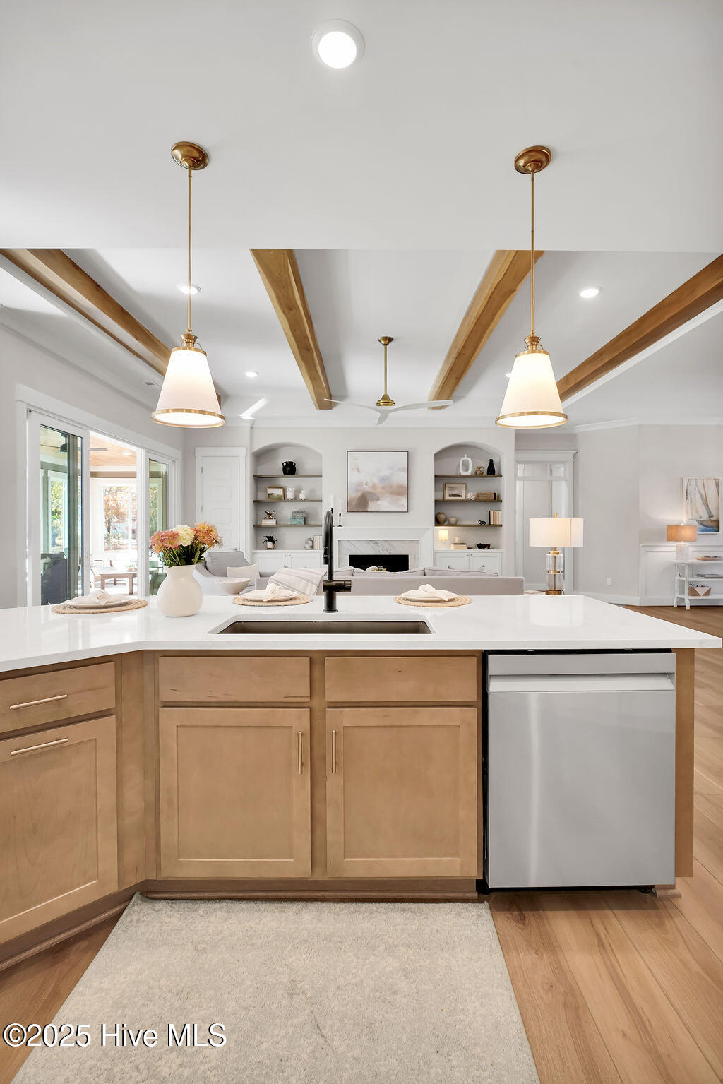 100529674 | Photo 70