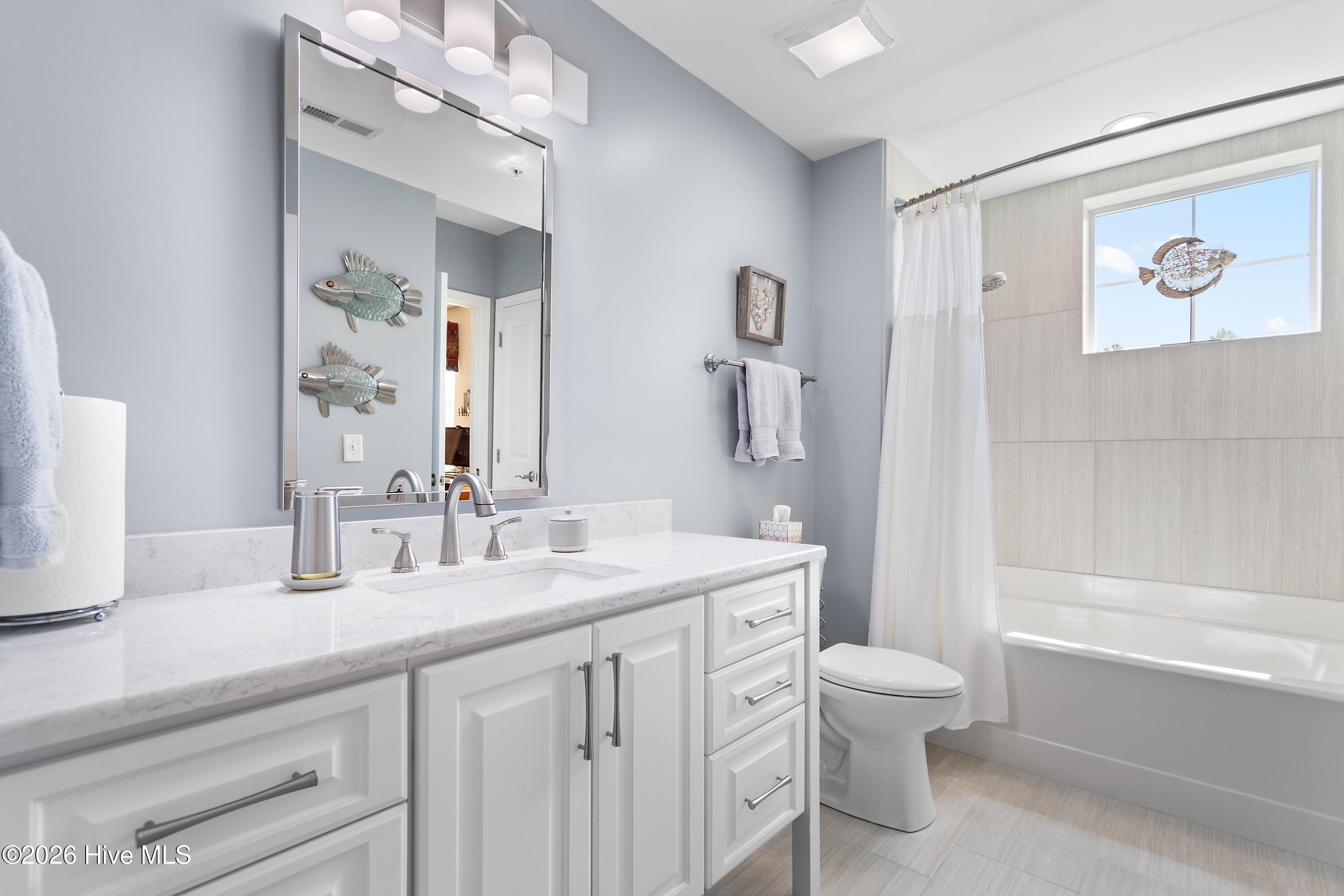 100567297 | Photo 30