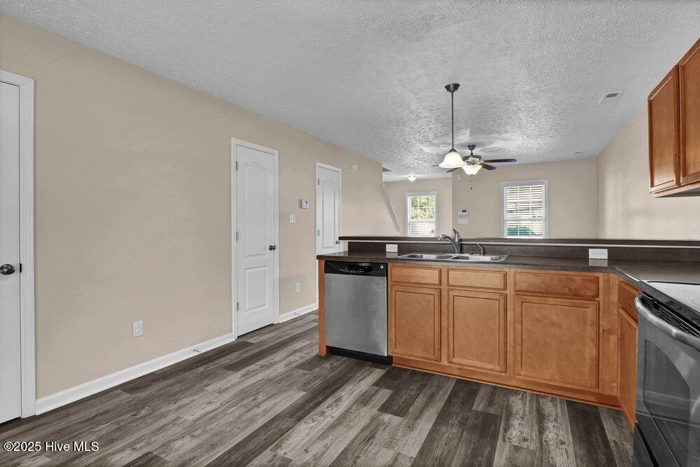 100546916 | Photo 11