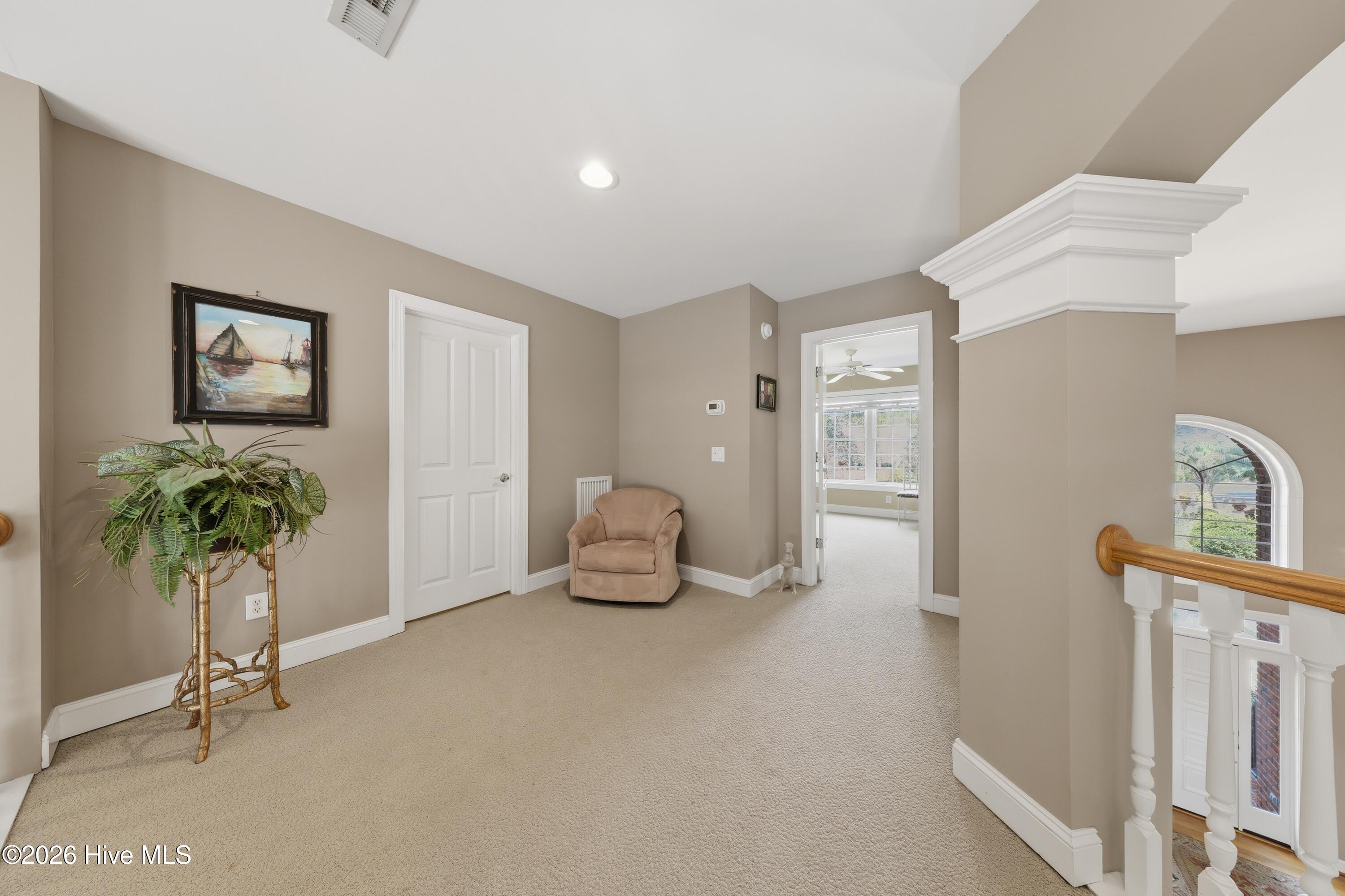 100558451 | Photo 43