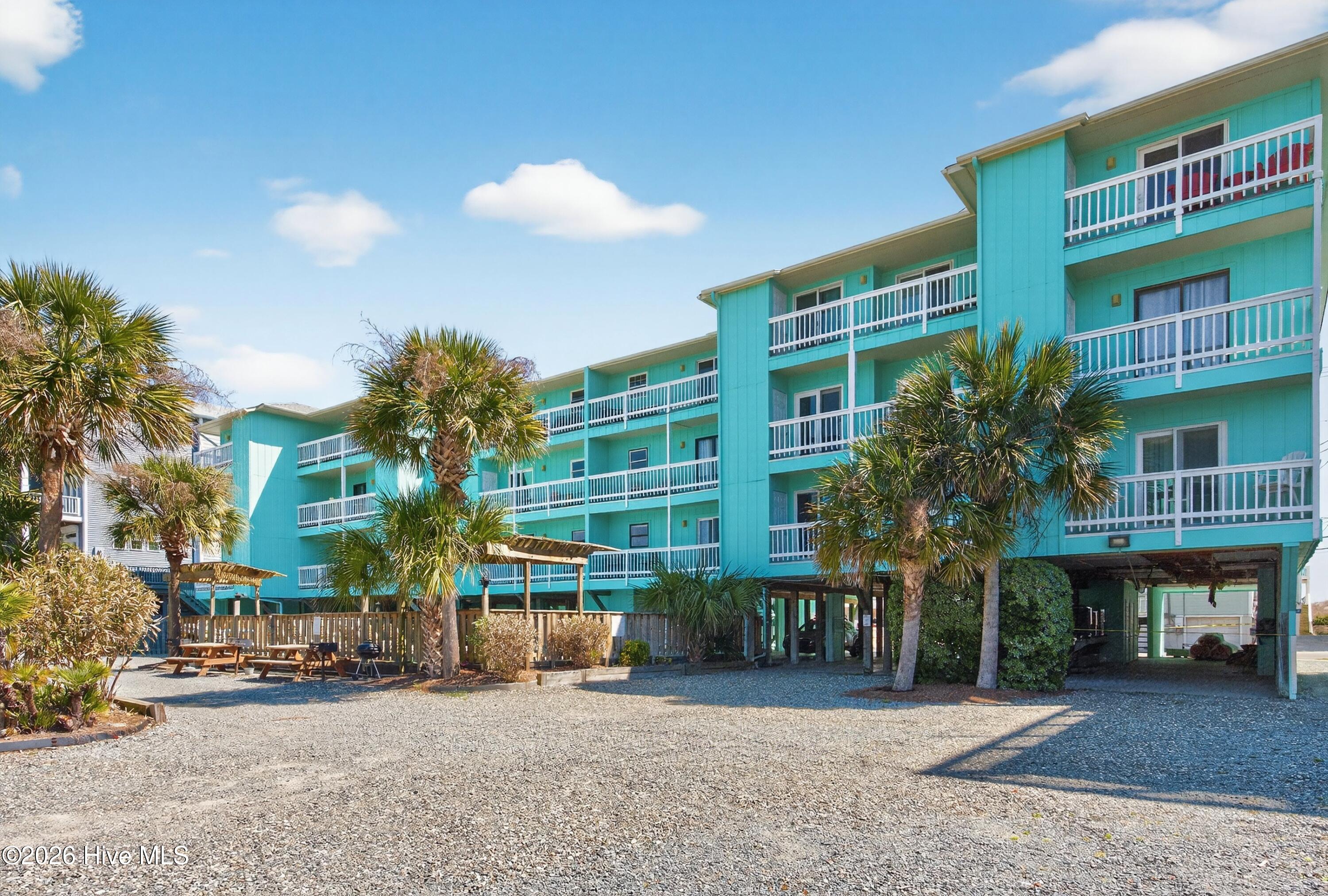 100563490 | Photo 10