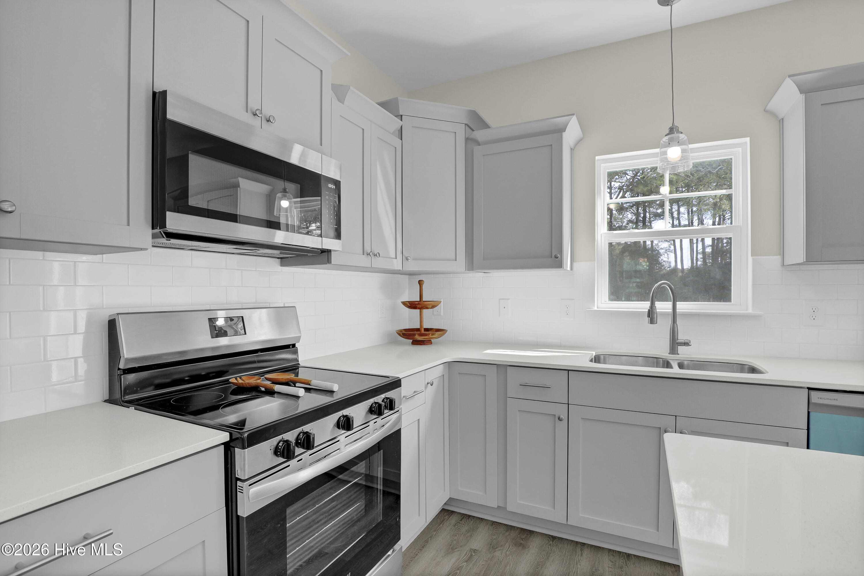 100488784 | Photo 11