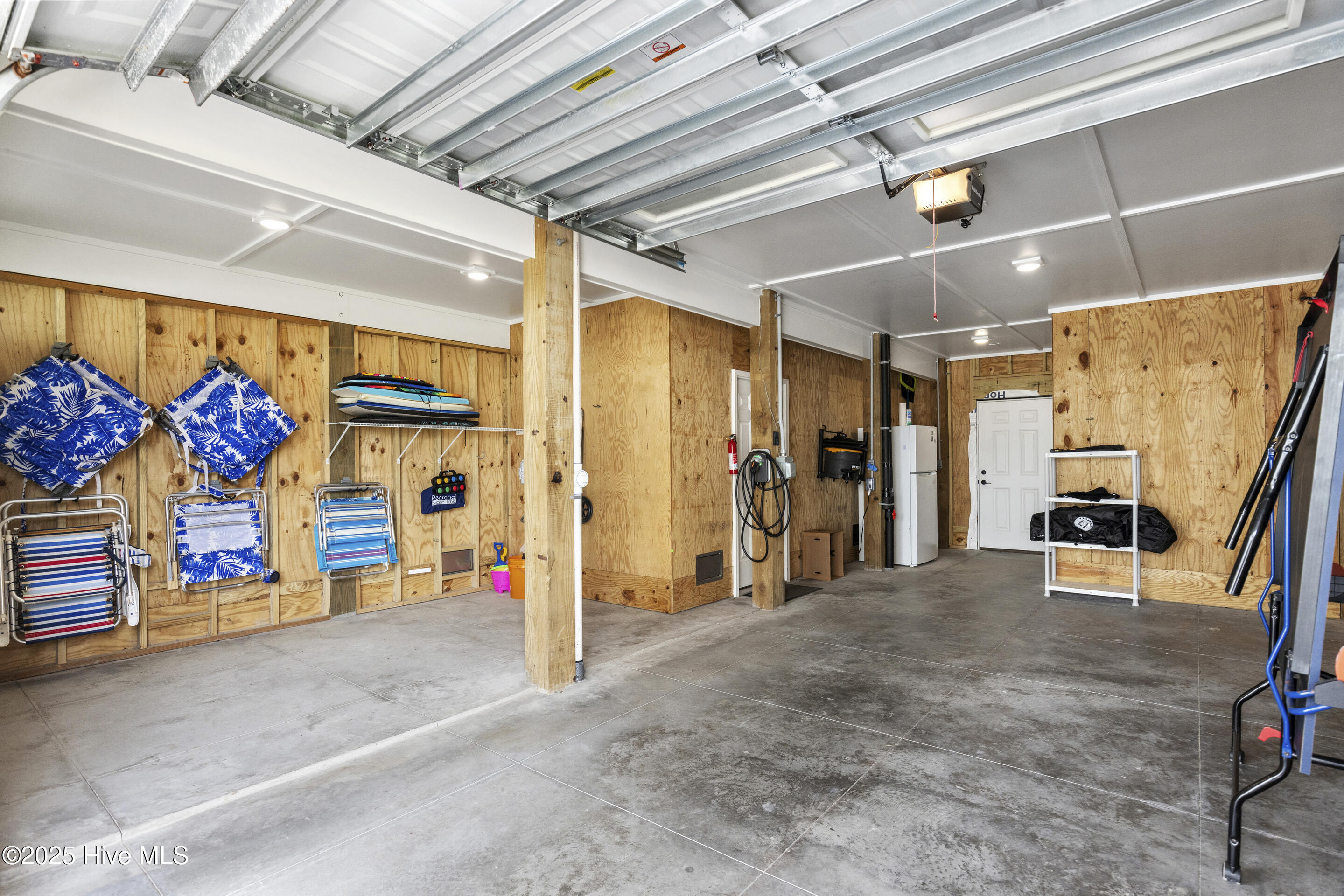 100504726 | Photo 49