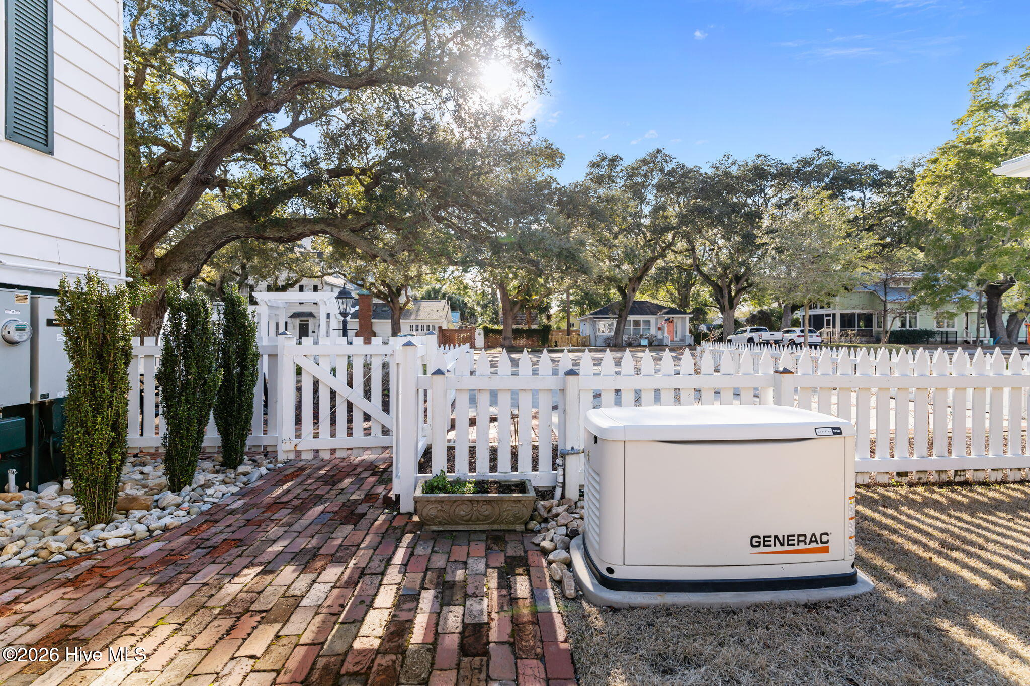 100562122 | Photo 65