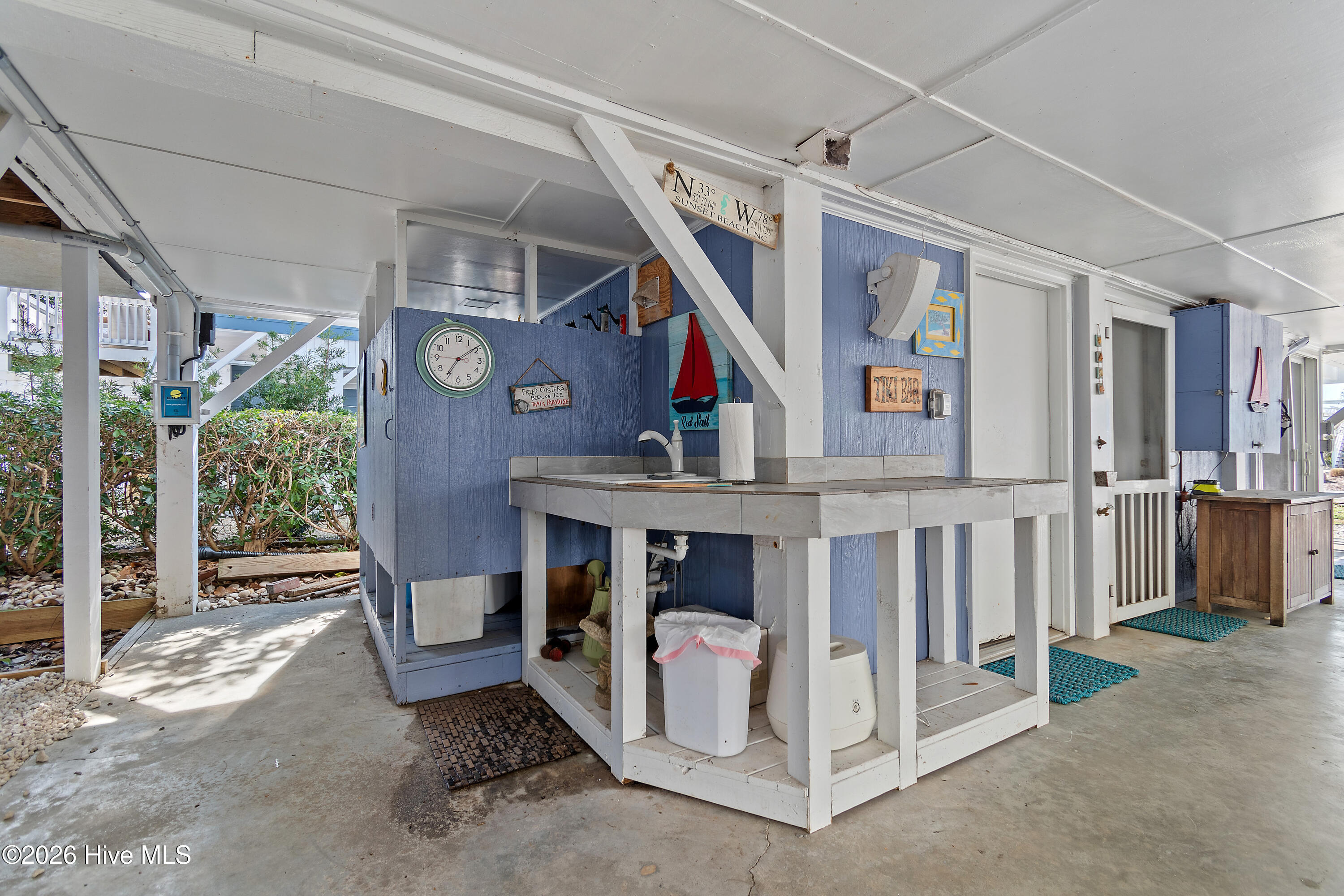 100557263 | Photo 34