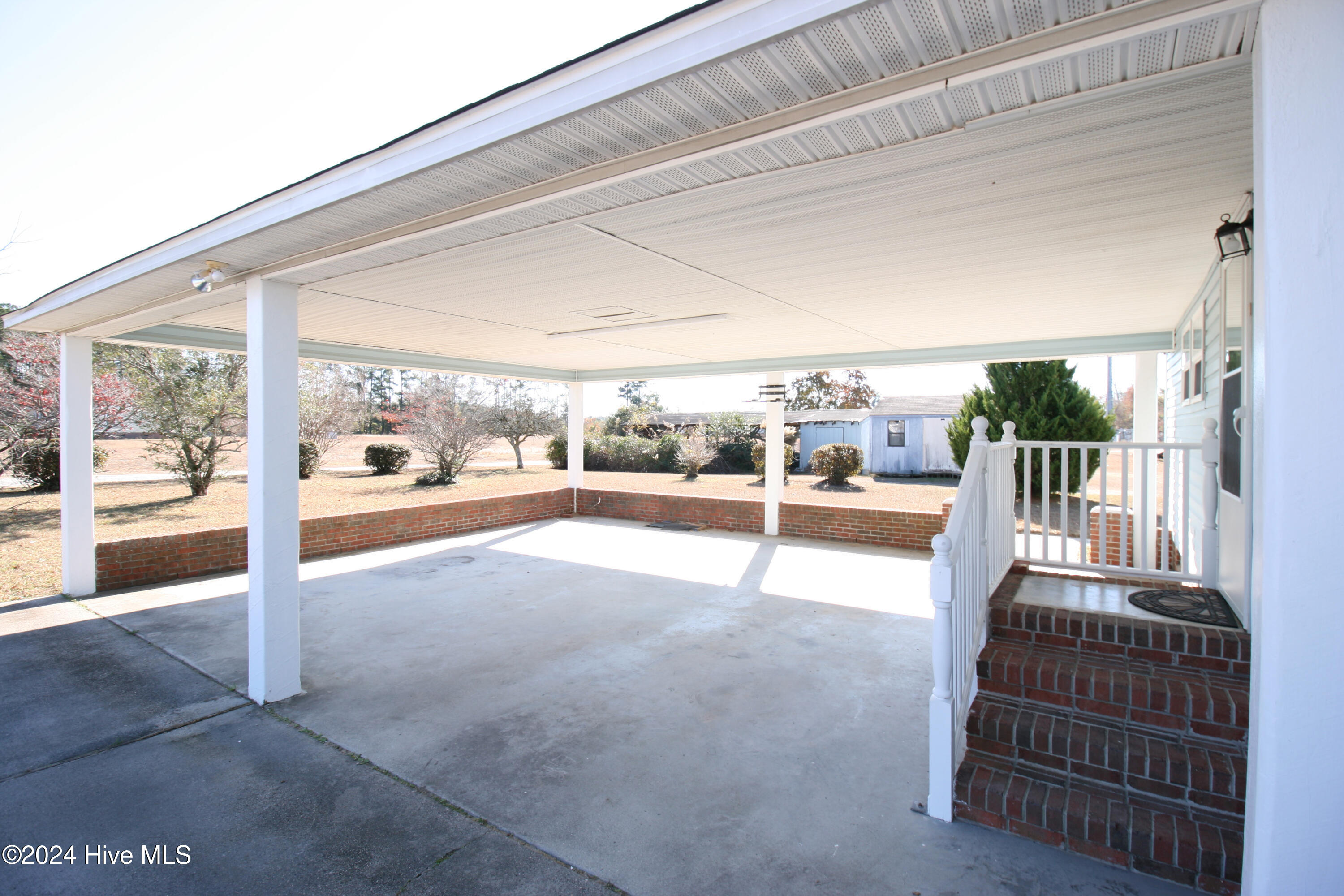 100550318 | Photo 31