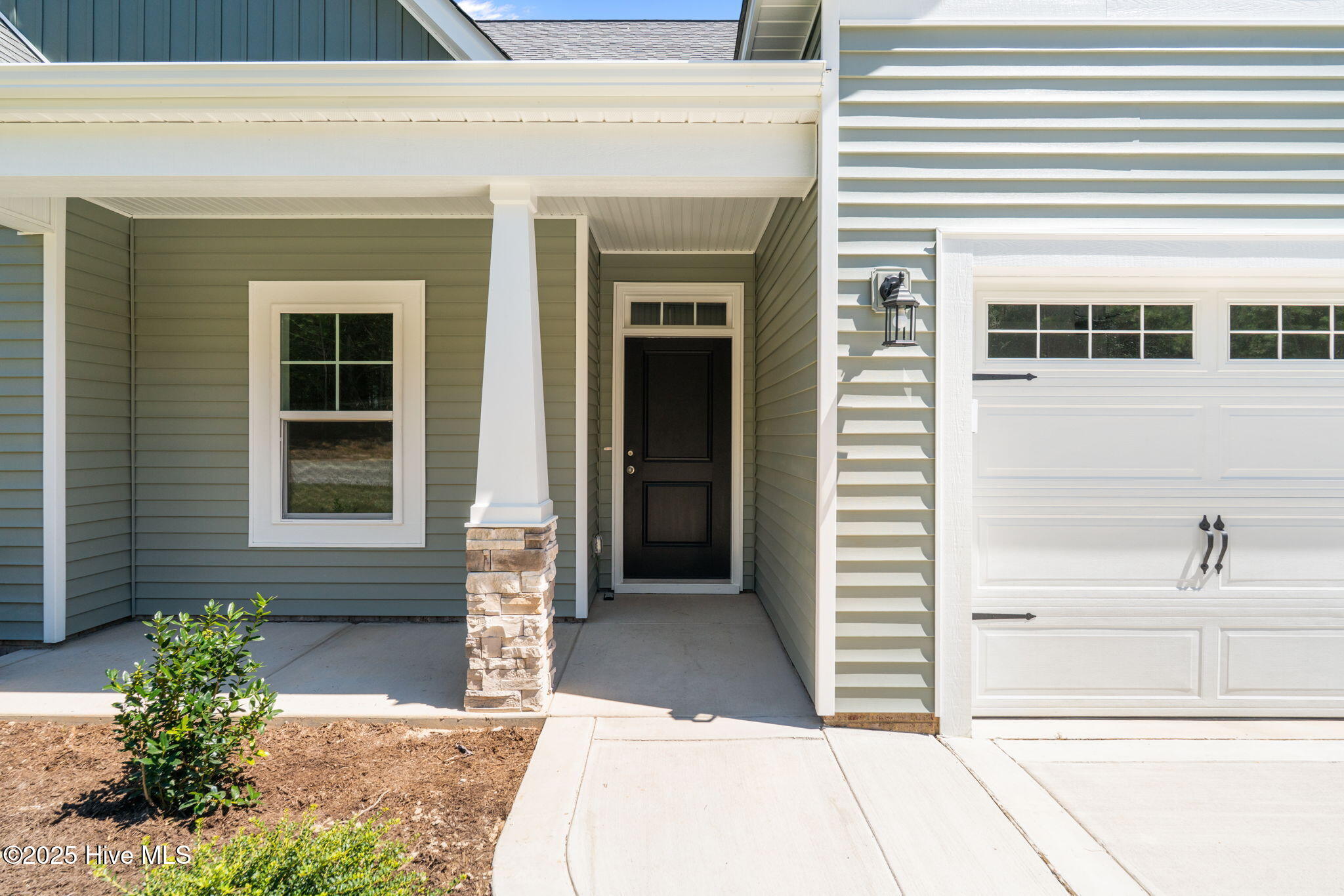 130 Hickory Pointer Way