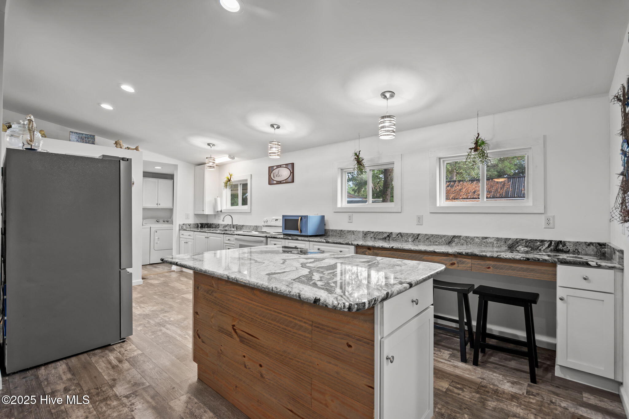 100528032 | Photo 14