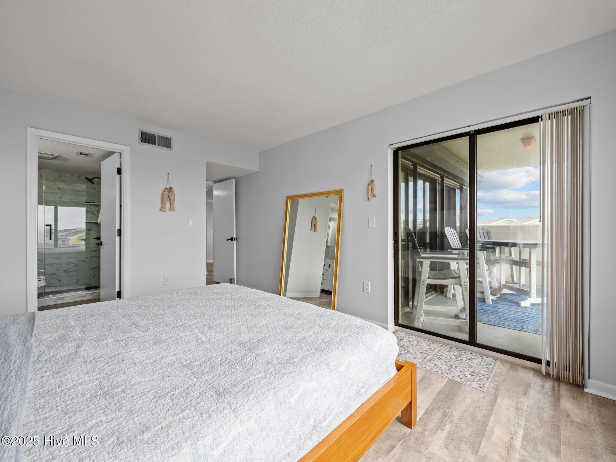 100520425 | Photo 19