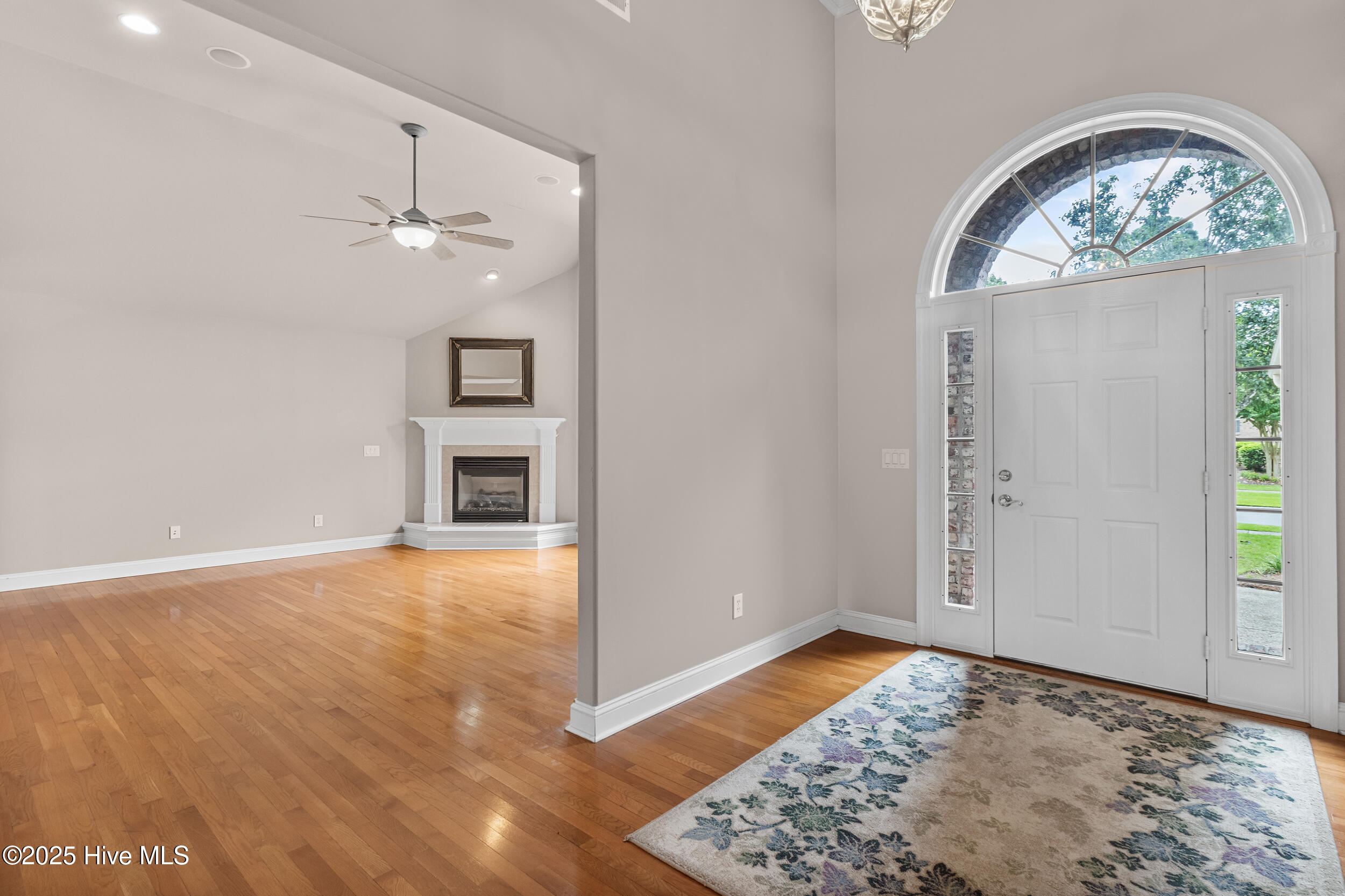 4422 Grey Oaks Court, Wilmington, NC 28412 – photo 4: 47_foyer