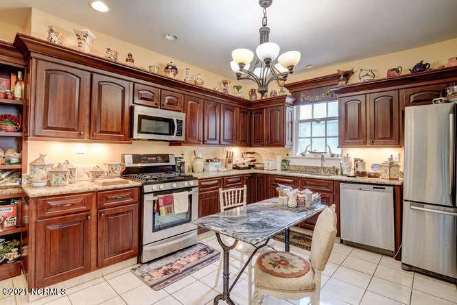 100316615 | Photo 16