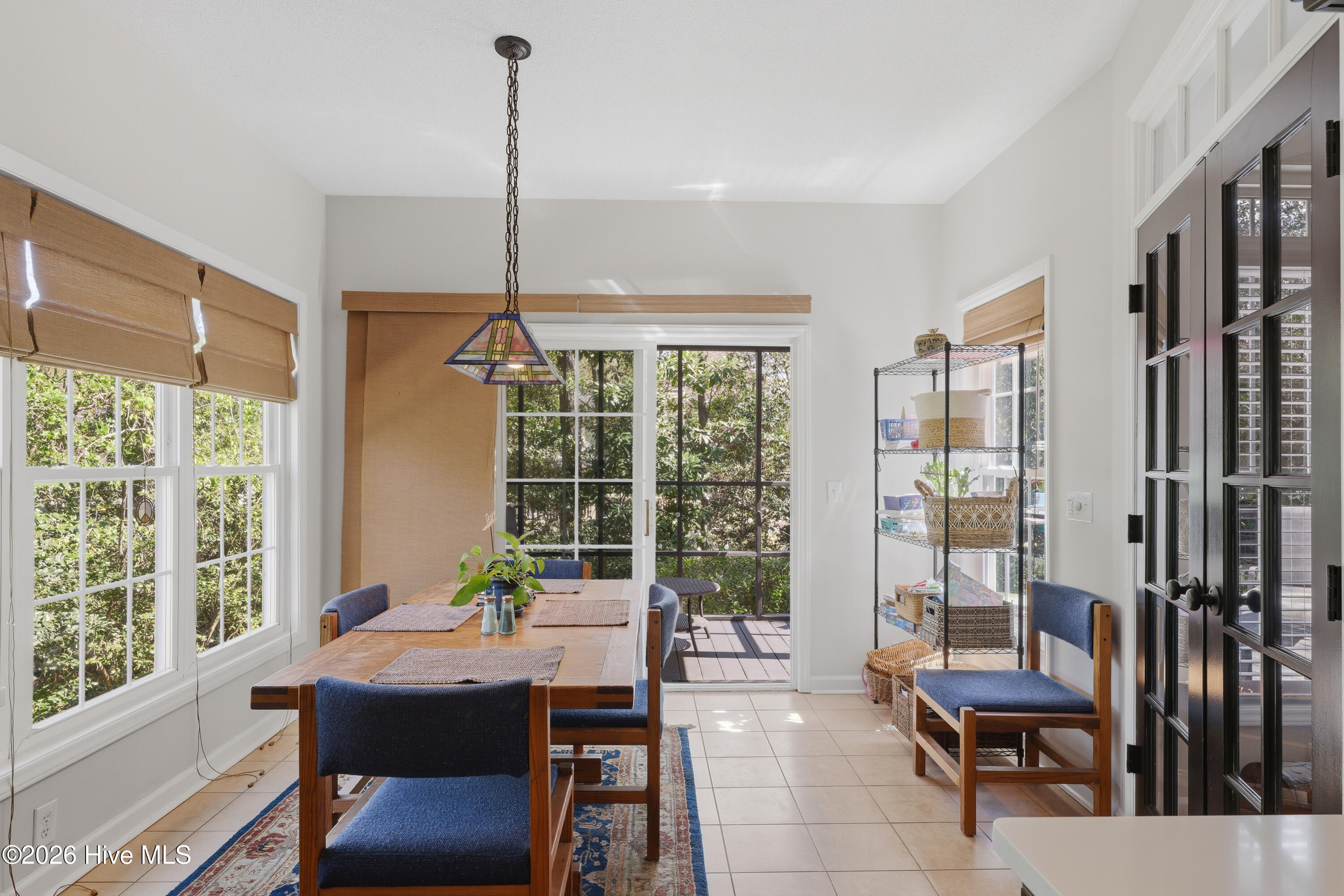 100561627 | Photo 37