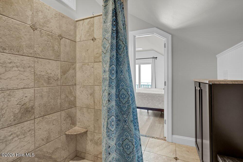 100567511 | Photo 42