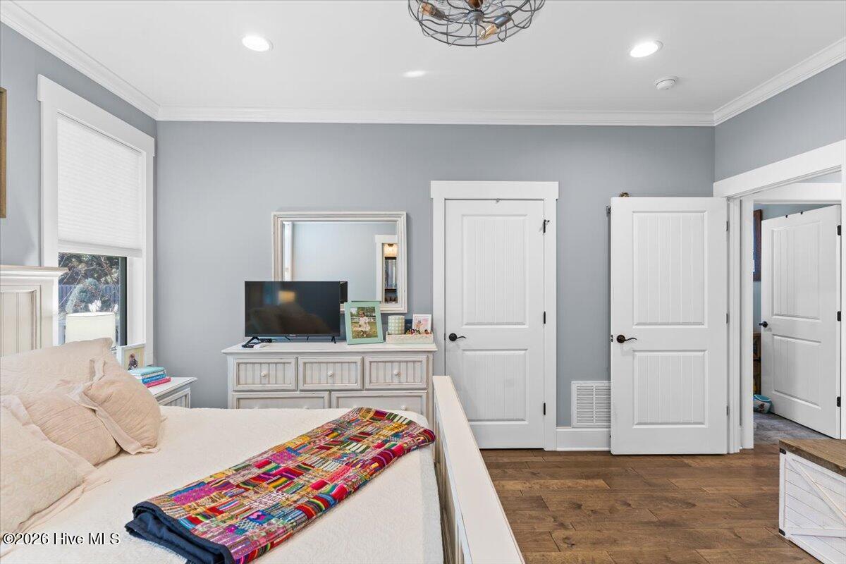 100547784 | Photo 32