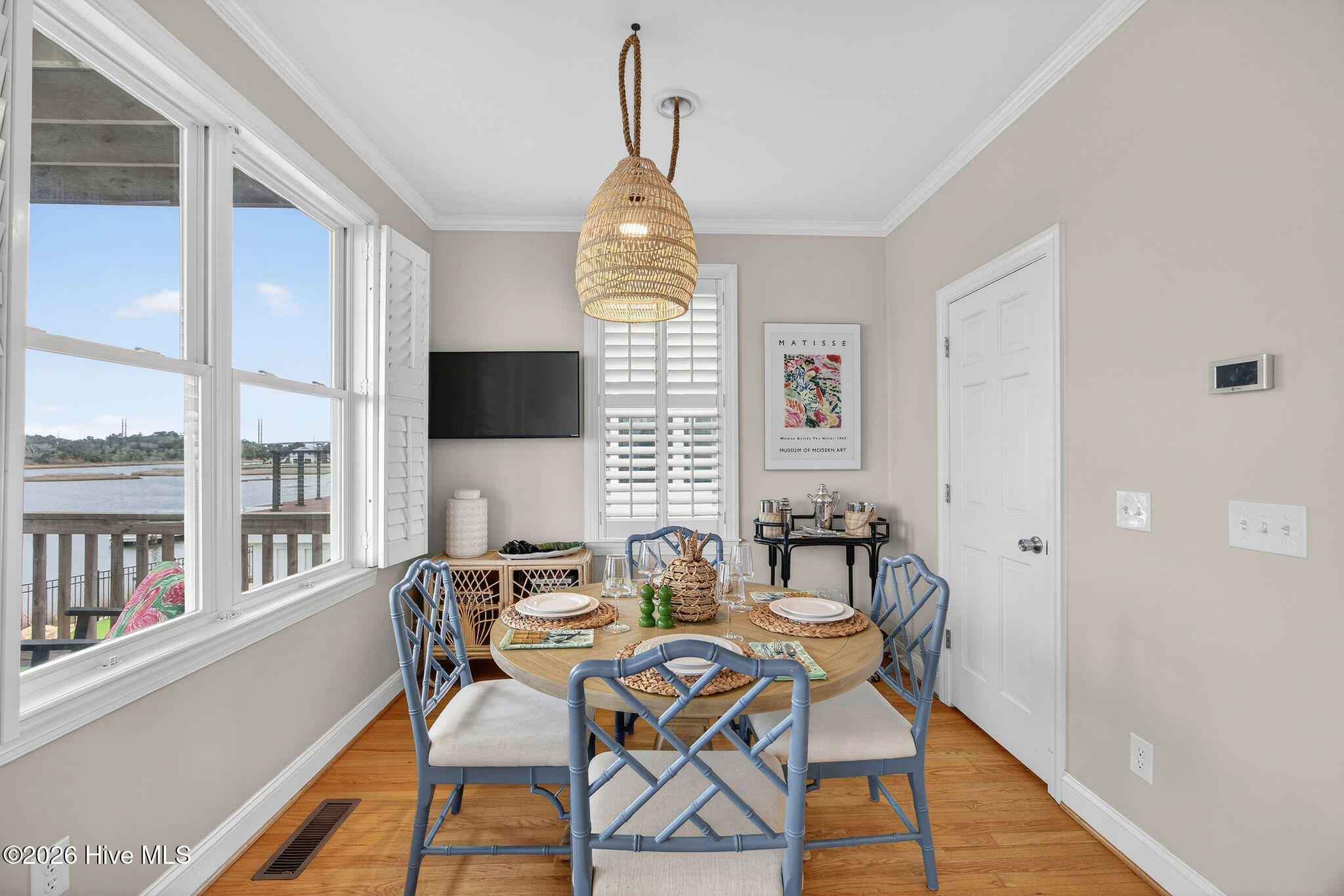 100558611 | Photo 35