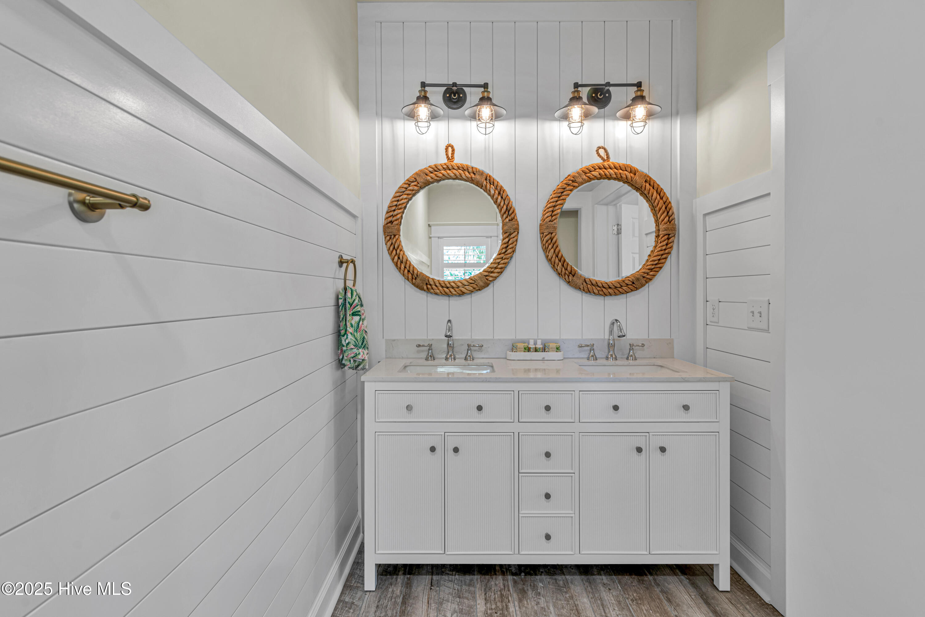 100530224 | Photo 29