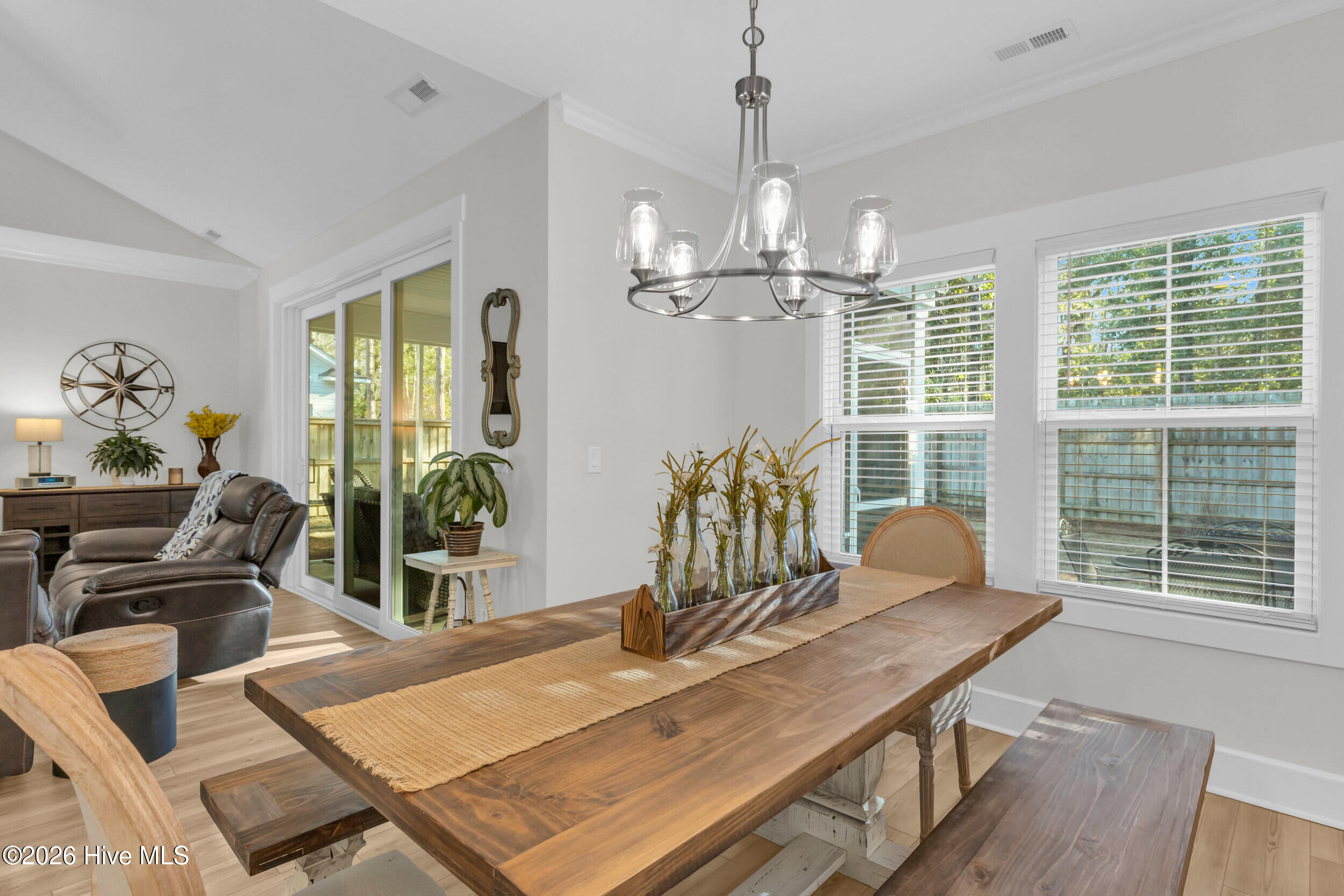 100550757 | Photo 16