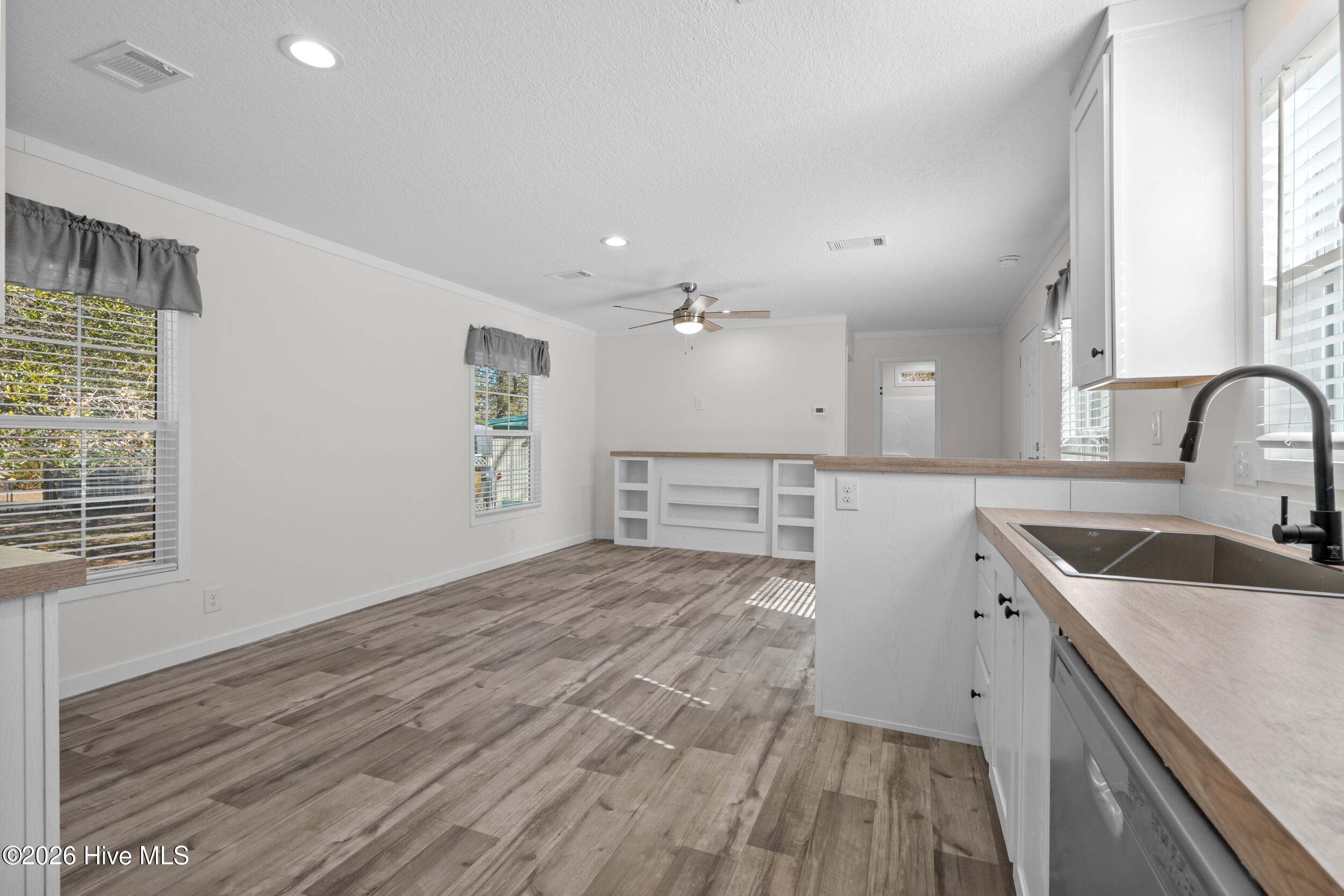 100554788 | Photo 12