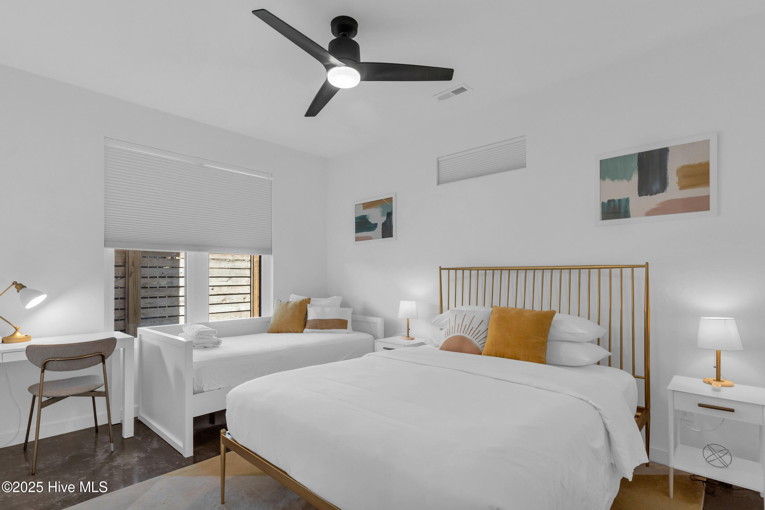 100541692 | Photo 24