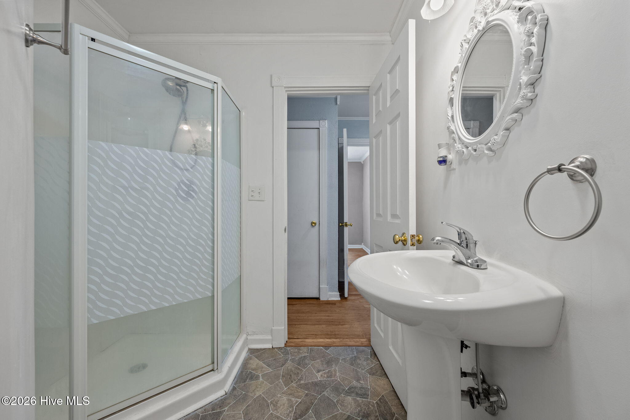 100562753 | Photo 29