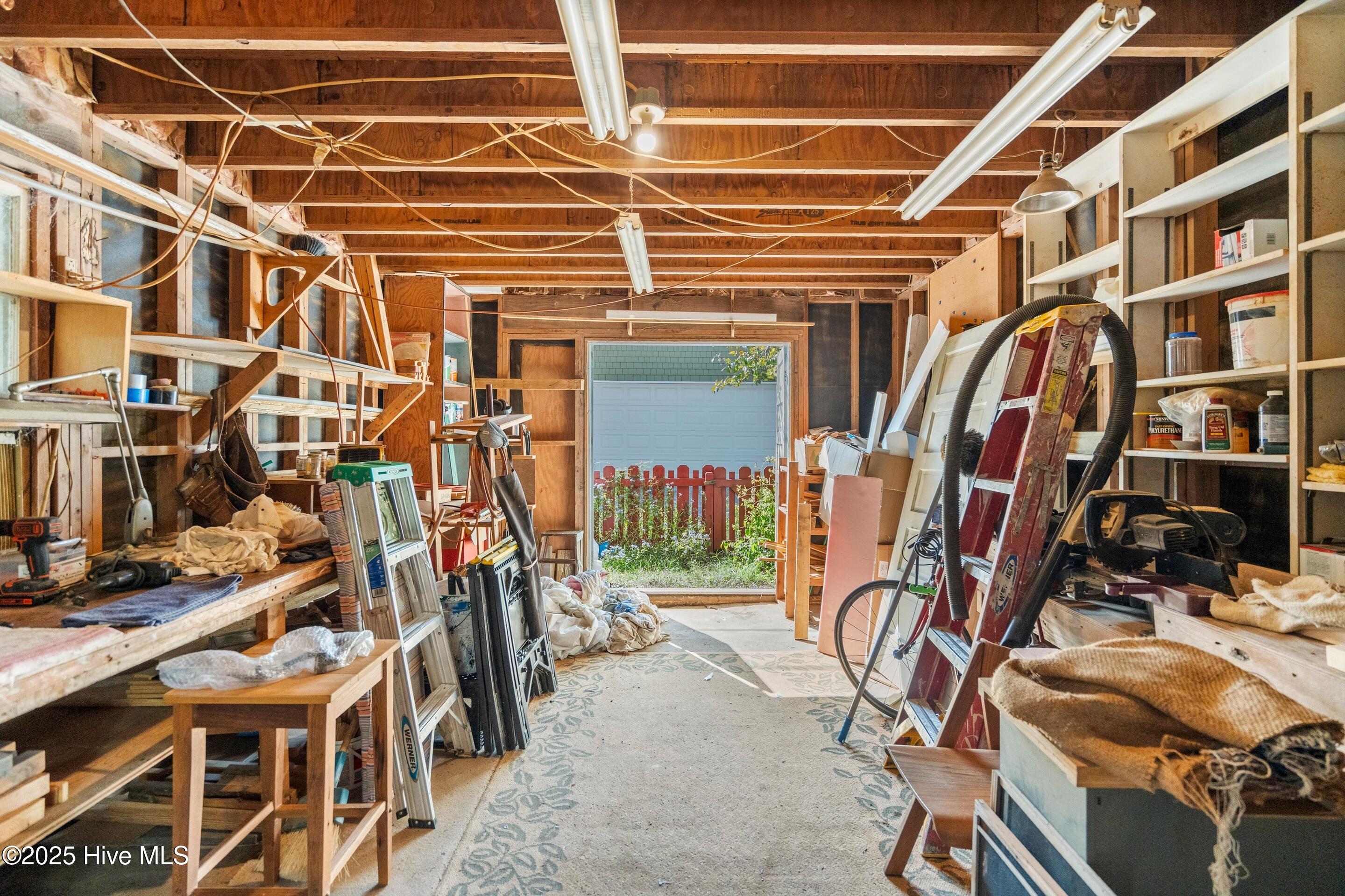 100535914 | Photo 53