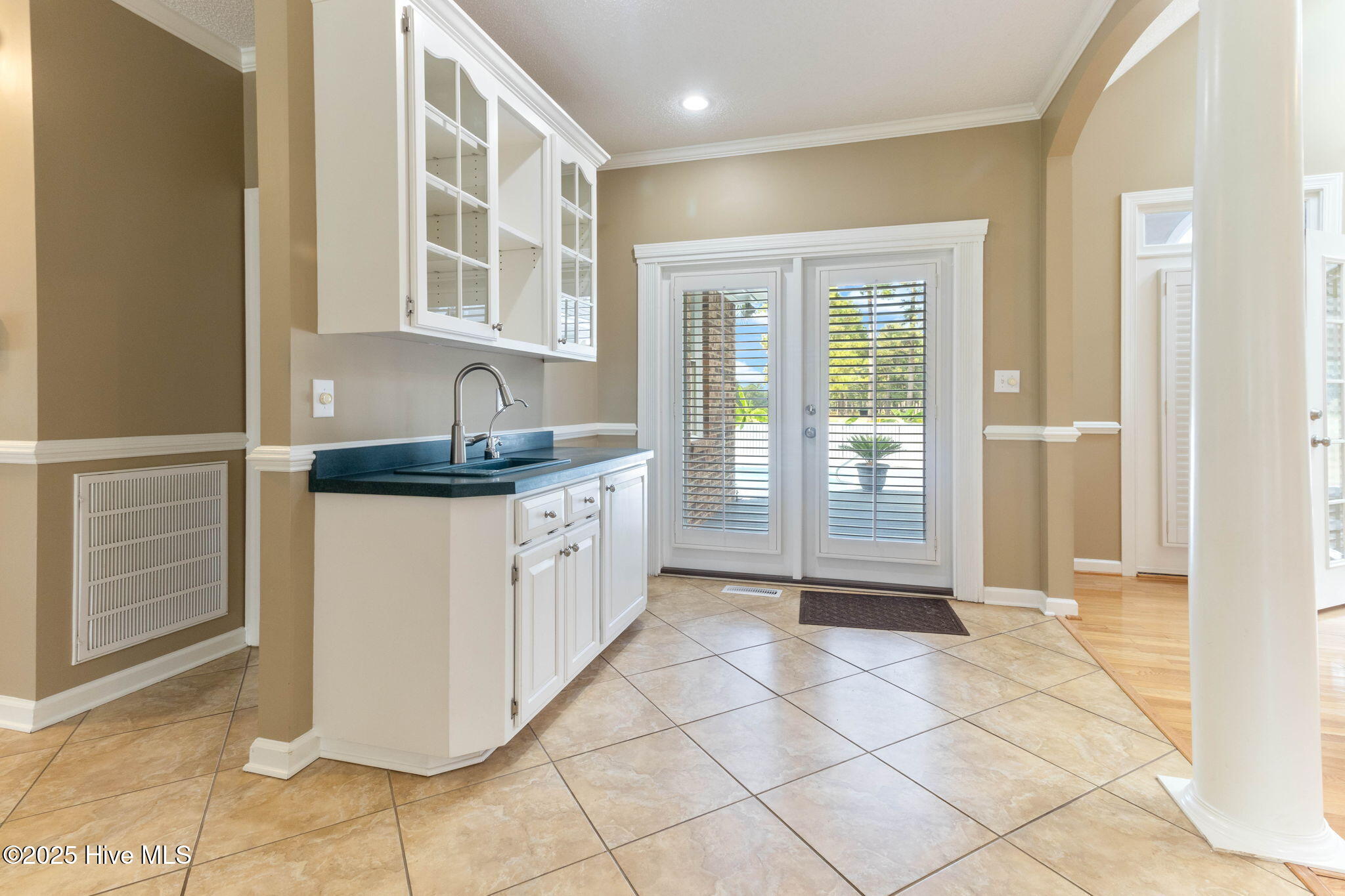 100533905 | Photo 18