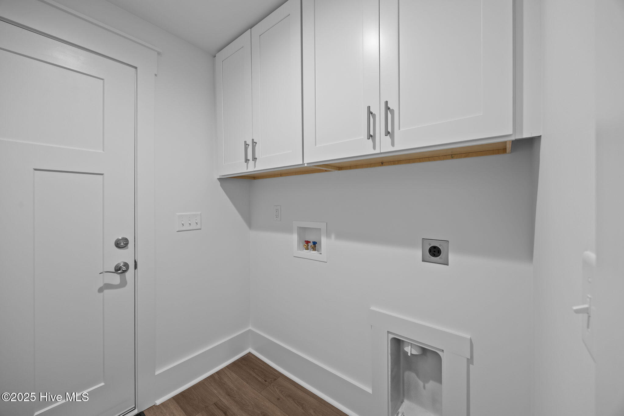 100532112 | Photo 33