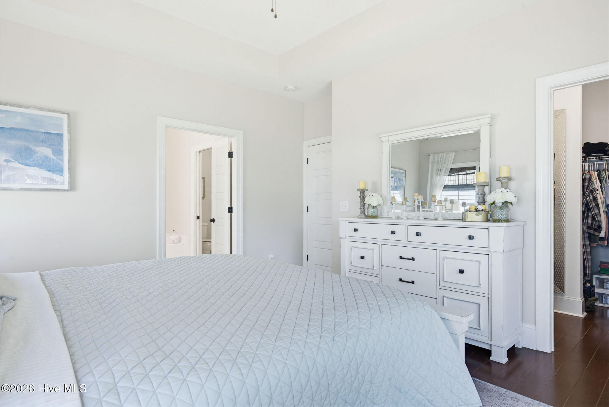 100569599 | Photo 24