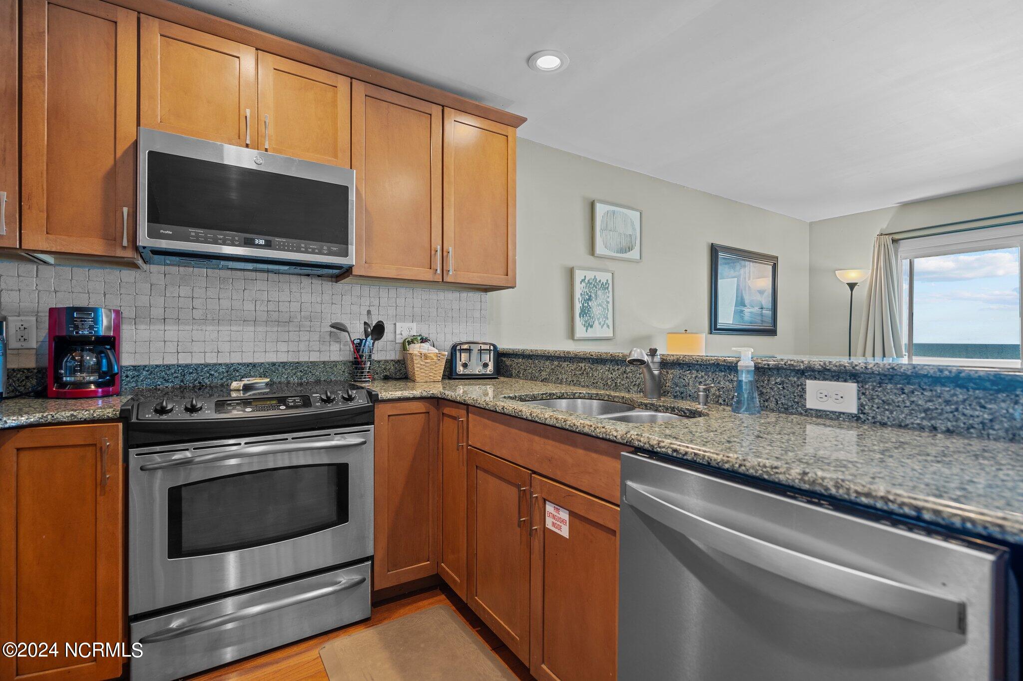 1308 Carolina Beach Avenue N 3a, Carolina Beach, NC 28428 – photo 13: 42-web-or-mls-DSC09858