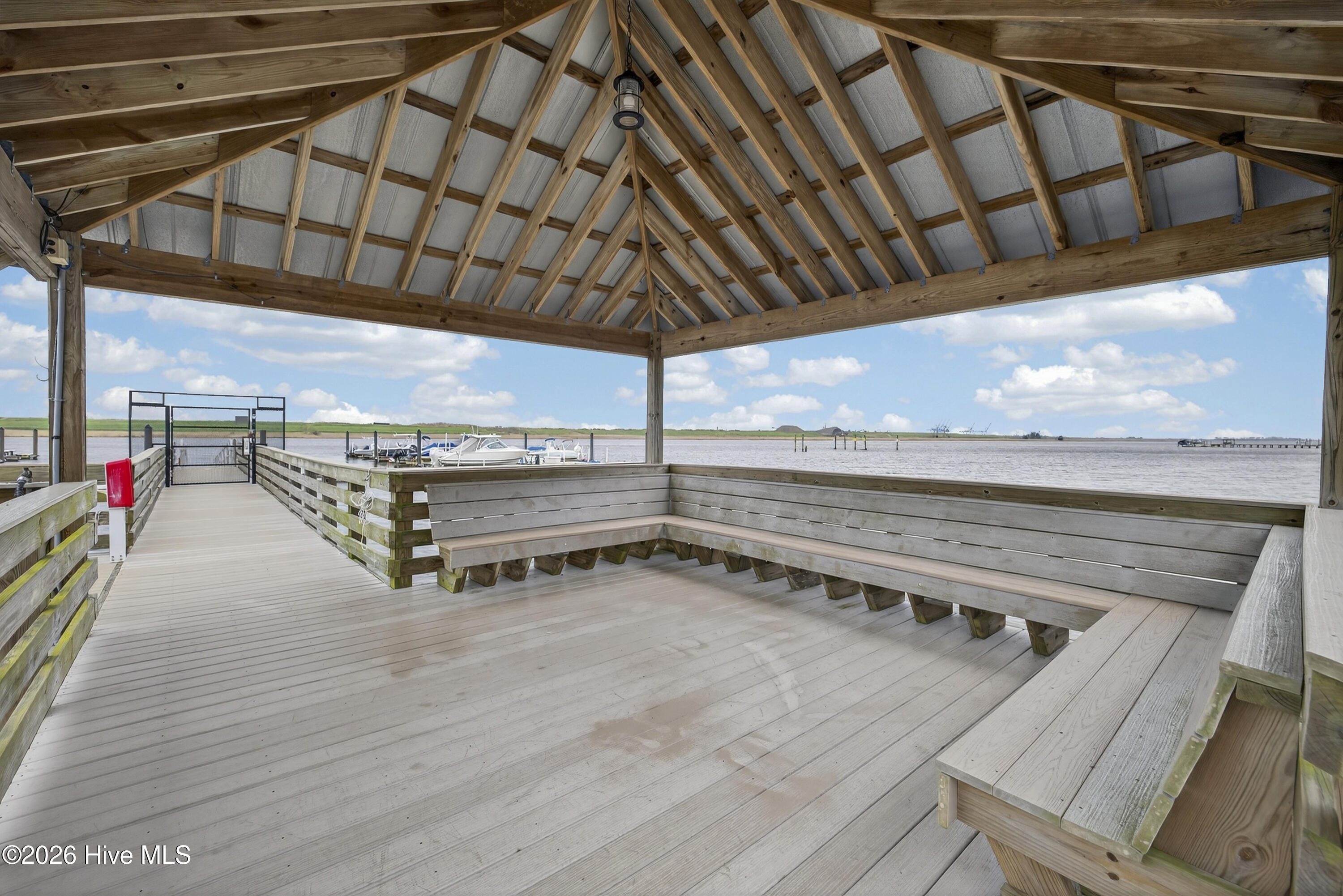 100558263 | Photo 42