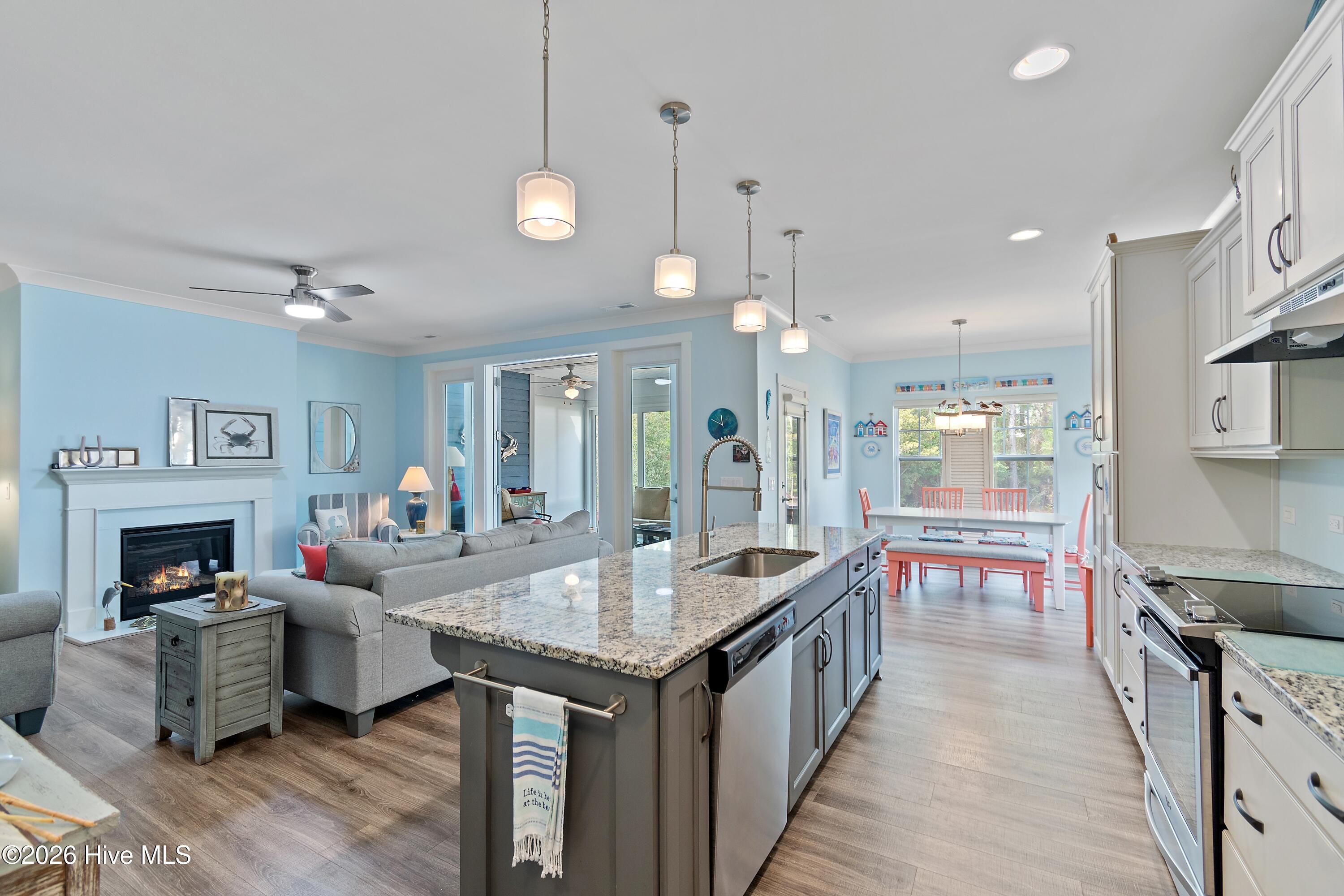 100557254 | Photo 12