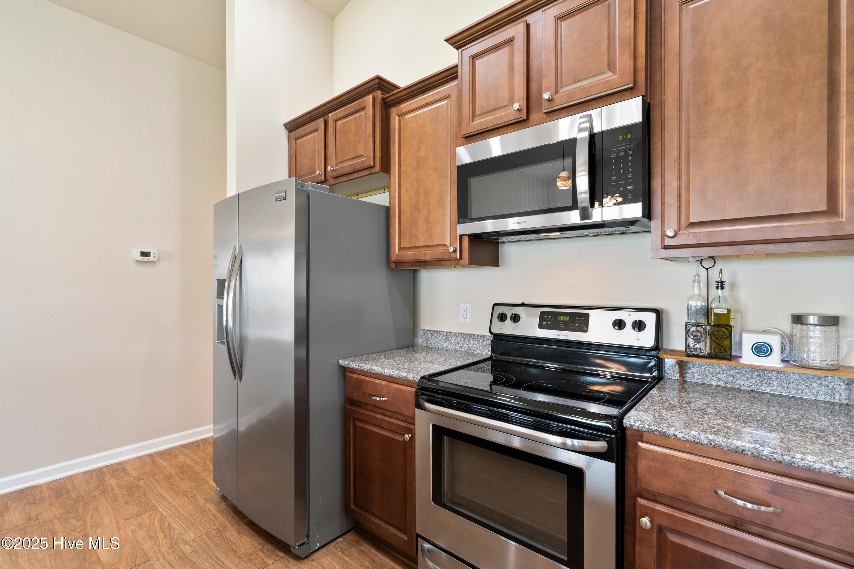 100525343 | Photo 10