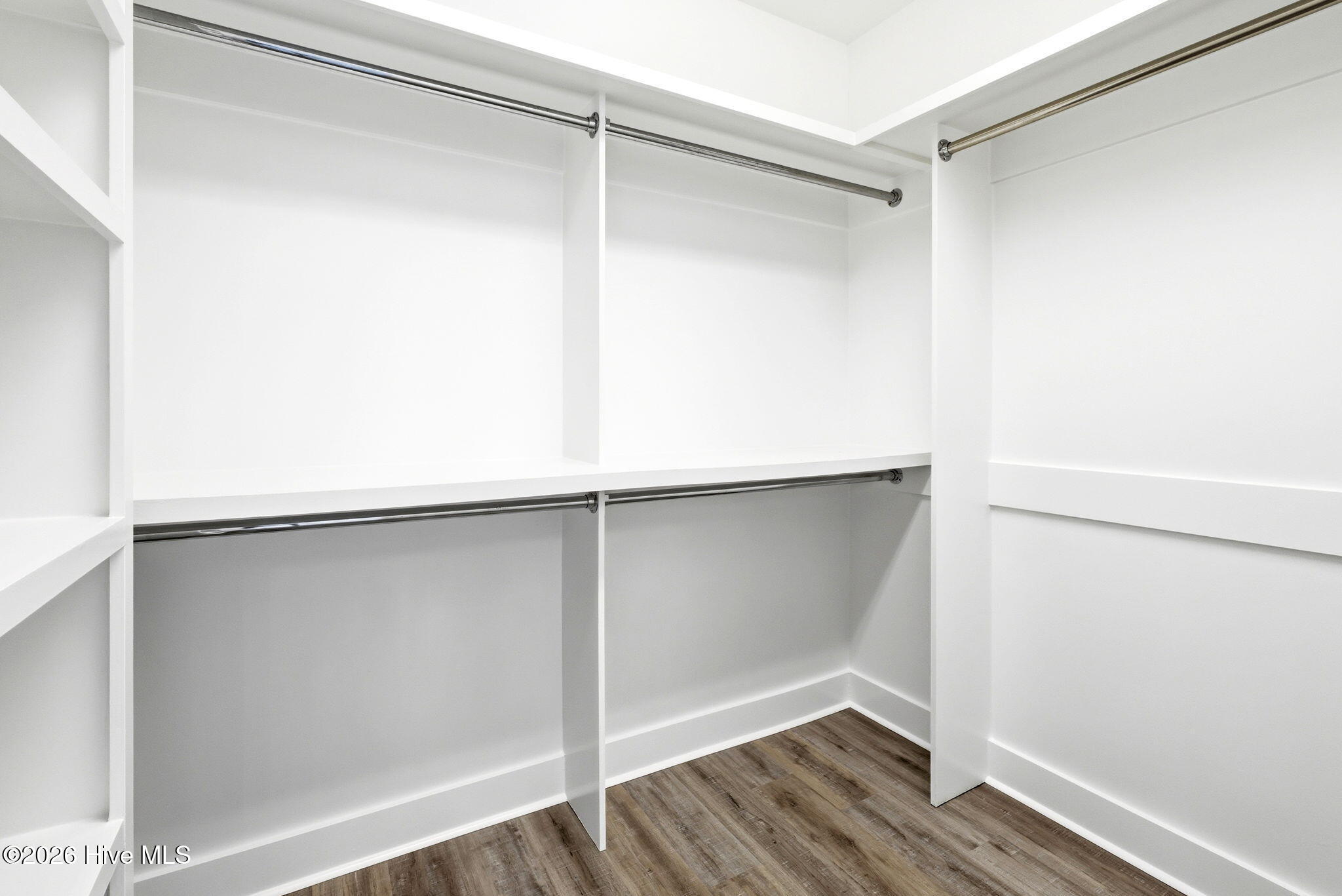 100564360 | Photo 27